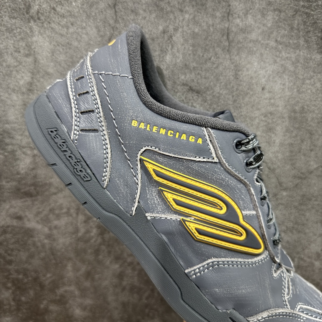 图片[7]-【XA纯原版】Balenciaga Hamptons Worn-Out 巴黎世家十八18代 涤纶（聚酯纤维）牛皮革 圆头系带 低帮 生活休闲鞋板鞋 全套原纸板楦头开发 最原汁原味的灵魂版型 全鞋荧光划线卡点 胶水把控整洁度追求极致完美 每一双都是工艺品 多重QC质检 超越公司货的品控标准 实实在在的免检产品 原盒原配 正确字体电绣 粗细、位置、大小正确 侧边TPU 透气孔匹配意产原版 正确分离大底 TPU软底 原版一致大底LOGO 立体感十足 原厂皮料水洗做旧 采购原厂网纱 偏大一码 尺码：35 36 37 38 39 40 41 42 43 44 45 46-选品中心