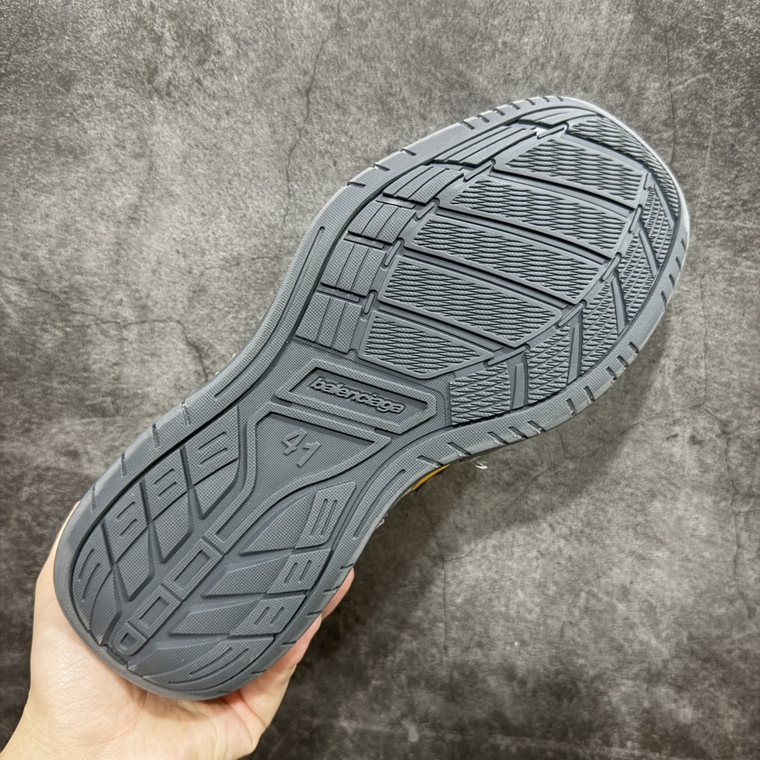 图片[9]-【XA纯原版】Balenciaga Hamptons Worn-Out 巴黎世家十八18代 涤纶（聚酯纤维）牛皮革 圆头系带 低帮 生活休闲鞋板鞋 全套原纸板楦头开发 最原汁原味的灵魂版型 全鞋荧光划线卡点 胶水把控整洁度追求极致完美 每一双都是工艺品 多重QC质检 超越公司货的品控标准 实实在在的免检产品 原盒原配 正确字体电绣 粗细、位置、大小正确 侧边TPU 透气孔匹配意产原版 正确分离大底 TPU软底 原版一致大底LOGO 立体感十足 原厂皮料水洗做旧 采购原厂网纱 偏大一码 尺码：35 36 37 38 39 40 41 42 43 44 45 46-选品中心