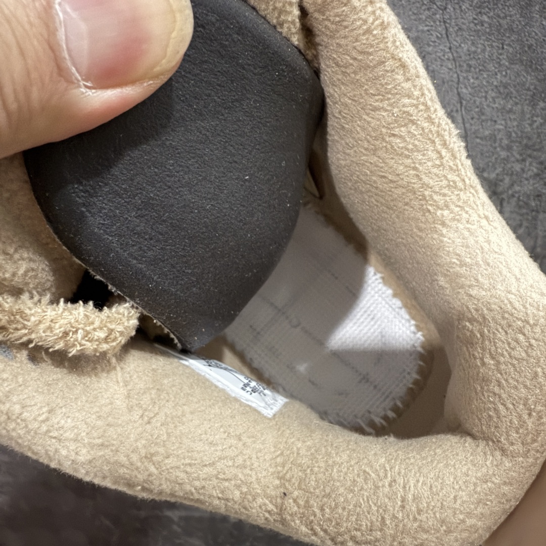 图片[9]-【纯原F版】Air Jordan 4 Retro AJ4 乔丹4代沙漠黄 毛绒卡其  原楦原纸板同源开发 完美呈现乔4的版型 内侧正确双色网格 还原细节 正确气垫颜色 正确网格工艺 正确拉帮工艺 全鞋原装材料制作 原档案原模具打造 货号：HV0823-200 尺码：36-48.5-选品中心