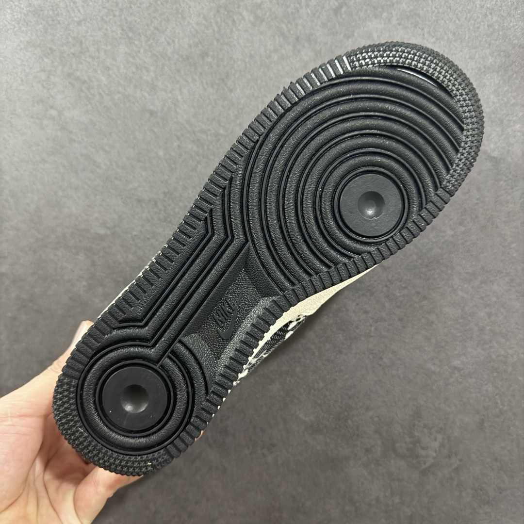 图片[9]-【定制版】Nike Air Force 1 \’07 Low 路易威登LV联名— 白黑牛仔印花 高端定制 低帮休闲板鞋 定制鞋盒 大厂纯原品质出货 超高清洁度 皮料切割干净无任何毛边 细节完美 货号：DK0798-001 尺码：36 36.5 37.5 38 38.5 39 40 40.5 41 42 42.5 43 44 44.5 45 编码：QFA300310-选品中心