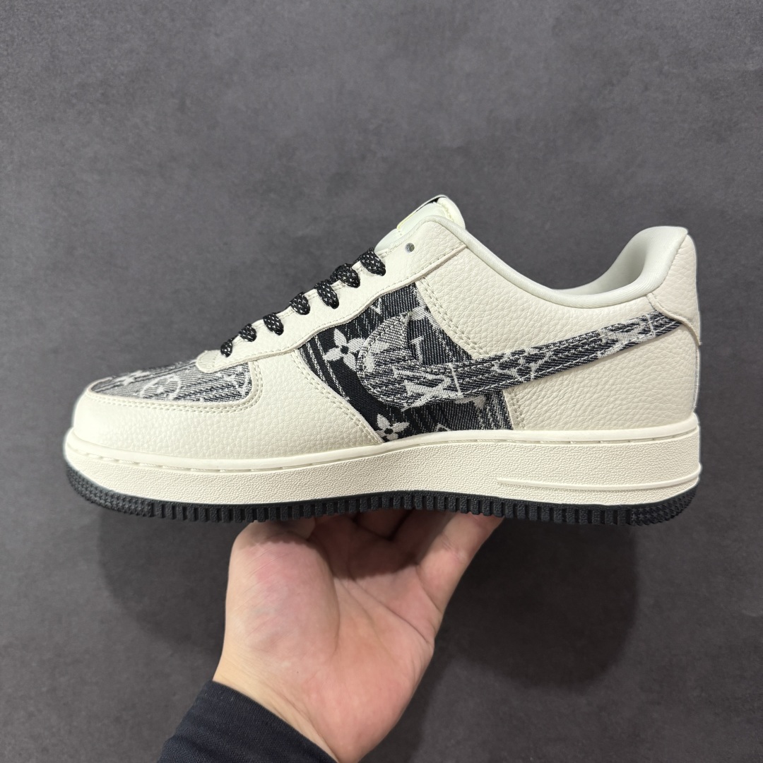 图片[2]-【定制版】Nike Air Force 1 \’07 Low 路易威登LV联名— 白黑牛仔印花 高端定制 低帮休闲板鞋 定制鞋盒 大厂纯原品质出货 超高清洁度 皮料切割干净无任何毛边 细节完美 货号：DK0798-001 尺码：36 36.5 37.5 38 38.5 39 40 40.5 41 42 42.5 43 44 44.5 45 编码：QFA300310-选品中心