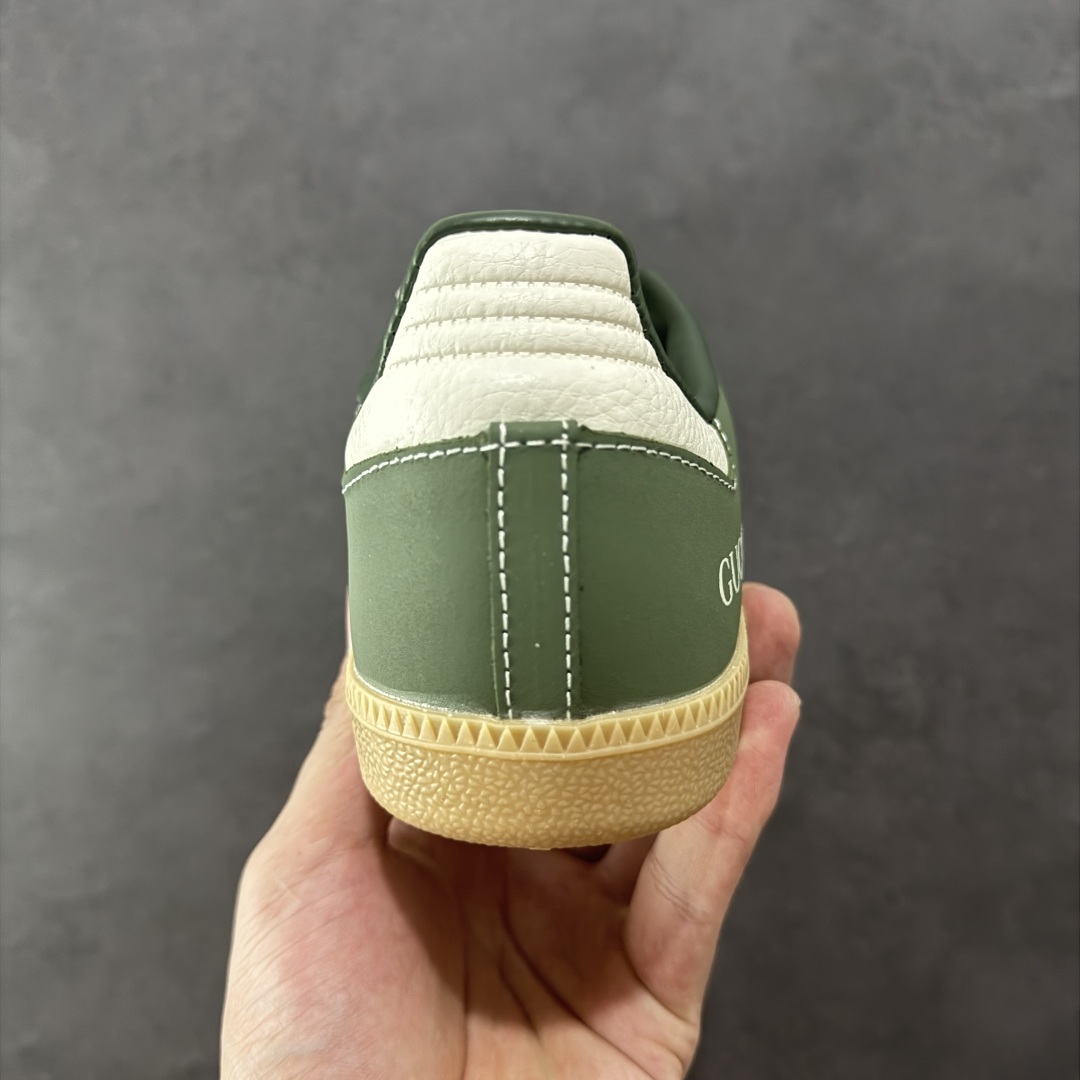 图片[4]-【定制版】adidas originals Samba OG x GUCCI 灰绿 桑巴舞系列复古经典轻便板鞋 此款以简约大方的造型设计 给人以随性休闲的时尚格调 穿着舒适轻便，运动灵活自如 满足日常个性穿搭 货号：DX0011 尺码：36 36.5 37 38 38.5 39 40 40.5 41 42 42.5 43 44 44.5 45-选品中心