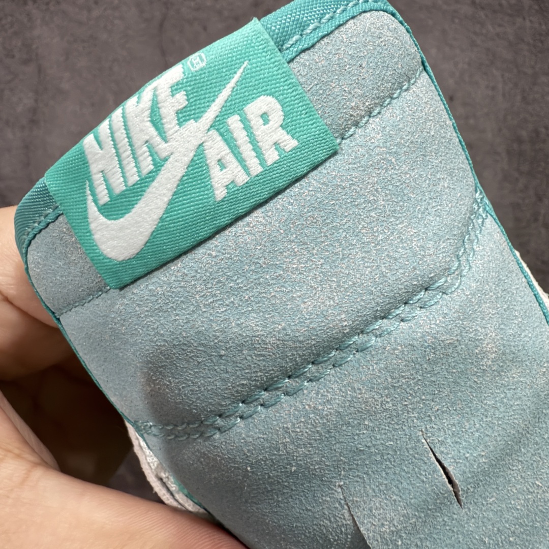 图片[6]-【纯原F版】Air Jordan 1 Retro Low OG”Washed Teal“ AJ1 乔1冰感薄荷 低帮文化休闲板鞋 #鞋款采用水洗青色色调搭配翻毛皮鞋面，为 1985 年经典元年版本注入冰感薄荷的新鲜气息。鞋舌处的 Nike Air 标志和后跟的 Wing 标志述彰显了该鞋款的历史渊源。透明鞋底为整体格调增添了清新的亮点。 货号：HQ8111-300 尺码：36 36.5 37.5 38 38.5 39 40 40.5 41 42 42.5 43 44 44.5 45 46 47.5-选品中心