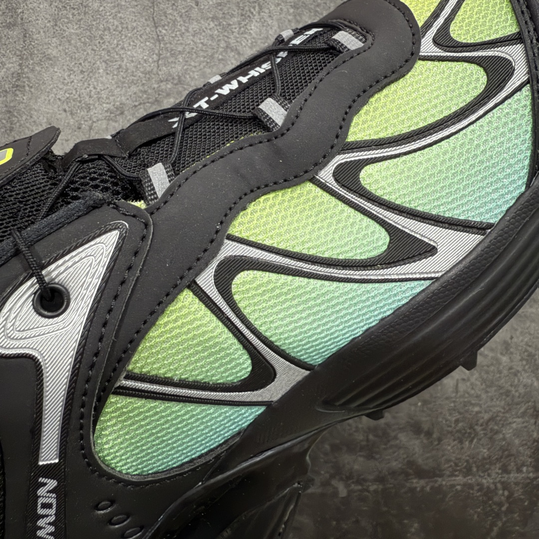 图片[4]-【666版本】SALOMON 萨洛蒙 XT-WHISPER 舒适百搭耐磨轻便低帮 休闲越野训练城市通勤跑步鞋 男女同款 黑绿银 纯原外贸平台特供订单 耗时半年巨作 #全套原纸板楦头开发 #原厂特供网布配套加持 #确保原汁原味 完美呈现版型 #原档数据独家私模五层组合大底 #男女鞋同步官方开发至46 #原装Ortholite轻量化鞋垫 #中底布带钢印编号 原厂TPU锁扣 #进口港宝加持 后跟自然饱满 还原公司包裹性 #鞋面采用SENSIFT贴合技术 #全方位贴合包裹脚型 #鞋跟部鞋底牵引设计 #提供强大的抓地性能 #更适应野外崎岖不平的道路 #基于 SALOMON 初代 XT 鞋身造型并搭载 4D ADVANCED CHASSIS™ 大底打造而成 为这款 XT-WHISPER 带来了多项足部控制与保护等功能性 如在运动过程中控制左右晃动的过程而提高稳定性、改善长途越野过程中足中到足尖的过渡、提高感知岩石的精确度以抵抗尖锐物体对脚底的伤害以及采用动态缓冲来增强穿着舒适感 从而减轻疲劳感 使 XT-WHISPER 成为一双舒适且安全的户外之履 货号：477616 尺码：36 36.5 37.5 38 38.5 39 40 40.5 41 42 42.5 43 44 45 46-选品中心