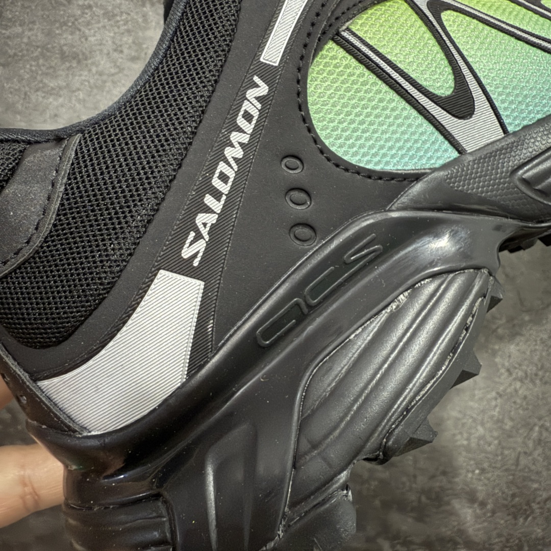 图片[3]-【666版本】SALOMON 萨洛蒙 XT-WHISPER 舒适百搭耐磨轻便低帮 休闲越野训练城市通勤跑步鞋 男女同款 黑绿银 纯原外贸平台特供订单 耗时半年巨作 #全套原纸板楦头开发 #原厂特供网布配套加持 #确保原汁原味 完美呈现版型 #原档数据独家私模五层组合大底 #男女鞋同步官方开发至46 #原装Ortholite轻量化鞋垫 #中底布带钢印编号 原厂TPU锁扣 #进口港宝加持 后跟自然饱满 还原公司包裹性 #鞋面采用SENSIFT贴合技术 #全方位贴合包裹脚型 #鞋跟部鞋底牵引设计 #提供强大的抓地性能 #更适应野外崎岖不平的道路 #基于 SALOMON 初代 XT 鞋身造型并搭载 4D ADVANCED CHASSIS™ 大底打造而成 为这款 XT-WHISPER 带来了多项足部控制与保护等功能性 如在运动过程中控制左右晃动的过程而提高稳定性、改善长途越野过程中足中到足尖的过渡、提高感知岩石的精确度以抵抗尖锐物体对脚底的伤害以及采用动态缓冲来增强穿着舒适感 从而减轻疲劳感 使 XT-WHISPER 成为一双舒适且安全的户外之履 货号：477616 尺码：36 36.5 37.5 38 38.5 39 40 40.5 41 42 42.5 43 44 45 46-选品中心