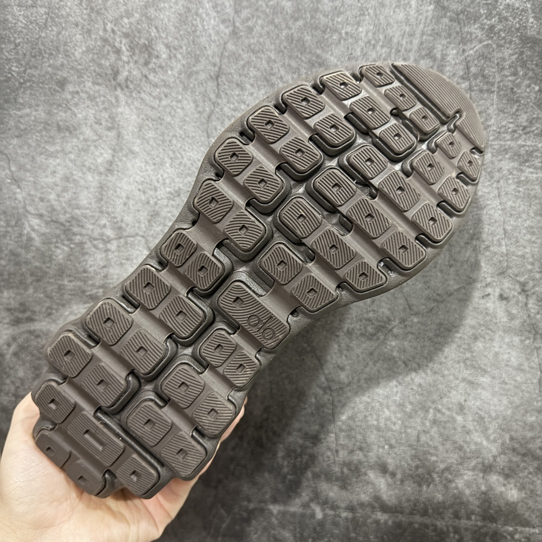 图片[9]-【LW版本】Alo Runner 明星同款 四季常青款增高低帮休闲生活鞋 棕色  1：1复刻 细节一步到位 采用增高4CM防滑耐磨鞋底 随意搭配的都好看的鞋子  尺码：36 37 38 39 40 41 42 43 44 45-选品中心