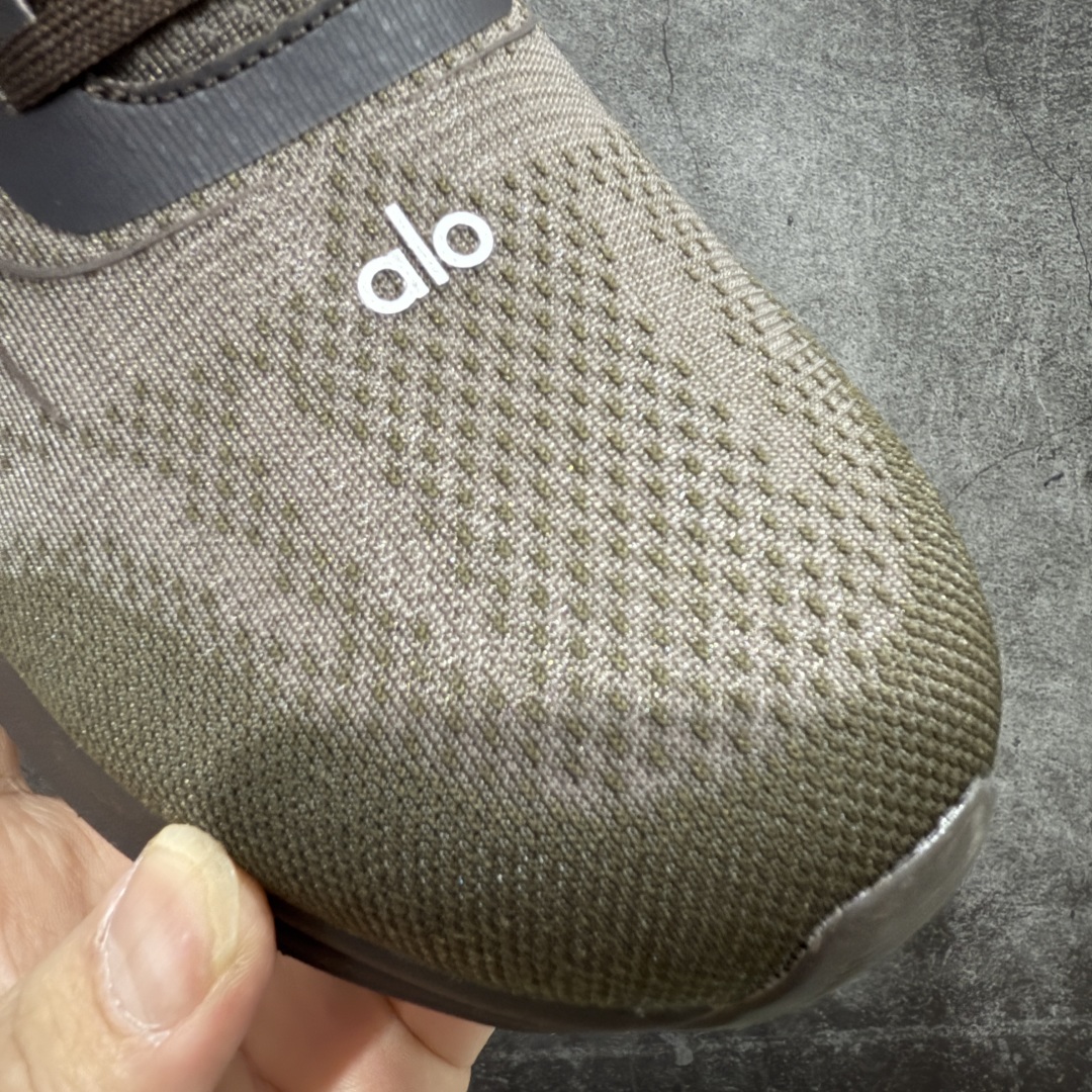 图片[4]-【LW版本】Alo Runner 明星同款 四季常青款增高低帮休闲生活鞋 棕色  1：1复刻 细节一步到位 采用增高4CM防滑耐磨鞋底 随意搭配的都好看的鞋子  尺码：36 37 38 39 40 41 42 43 44 45-选品中心