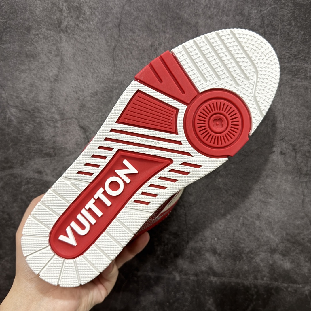 图片[9]-【广东纯原版本】Louis Vuitton LV Skate时装走秀圆头系带运动鞋 完美鞋型超高的清洁度 零毛边线头瑕疵 全套原楦原纸版原鞋开模 全网最具灵魂的版型 正确原装黄色鞋盒 正确中底印花 鞋面印花3D高频深度立体 全鞋电脑针车 紧密相连 针距密度一致 环保乳胶注塑鞋垫 厚度脚感还原原版 皮面裁剪部位 统一油边封口工艺 原装橡胶大底含胶量大底组合零偏差 专柜全套包装 防尘袋 说明书 质保卡 男女鞋 尺码：35 36 37 38 39 40 41 42 43 44 45-选品中心