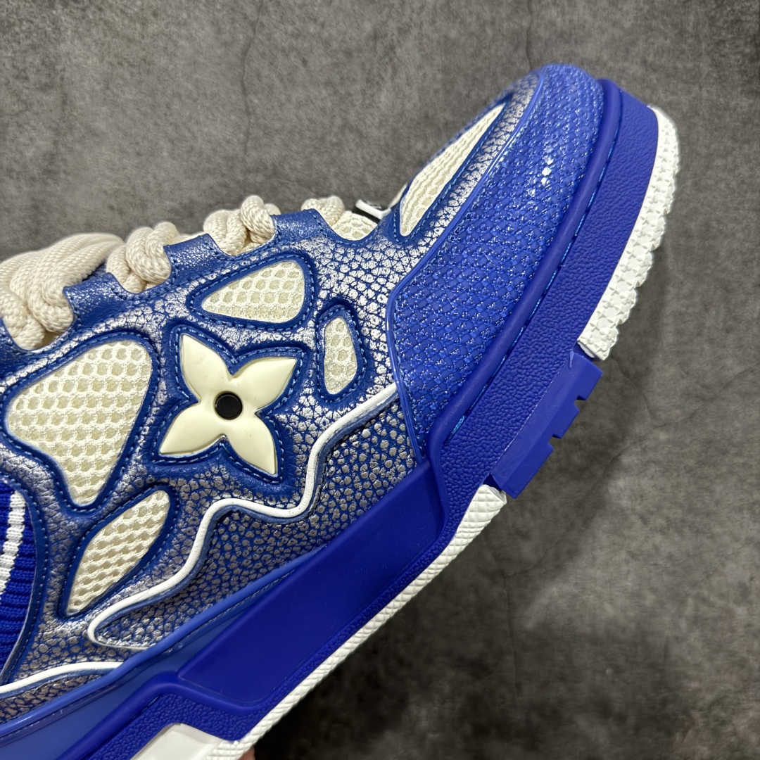 图片[6]-【广东纯原版本】Louis Vuitton LV Skate时装走秀圆头系带运动鞋 完美鞋型超高的清洁度 零毛边线头瑕疵 全套原楦原纸版原鞋开模 全网最具灵魂的版型 正确原装黄色鞋盒 正确中底印花 鞋面印花3D高频深度立体 全鞋电脑针车 紧密相连 针距密度一致 环保乳胶注塑鞋垫 厚度脚感还原原版 皮面裁剪部位 统一油边封口工艺 原装橡胶大底含胶量大底组合零偏差 专柜全套包装 防尘袋 说明书 质保卡 男女鞋 尺码：35 36 37 38 39 40 41 42 43 44 45-选品中心