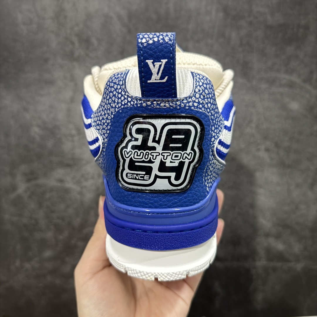 图片[4]-【广东纯原版本】Louis Vuitton LV Skate时装走秀圆头系带运动鞋 完美鞋型超高的清洁度 零毛边线头瑕疵 全套原楦原纸版原鞋开模 全网最具灵魂的版型 正确原装黄色鞋盒 正确中底印花 鞋面印花3D高频深度立体 全鞋电脑针车 紧密相连 针距密度一致 环保乳胶注塑鞋垫 厚度脚感还原原版 皮面裁剪部位 统一油边封口工艺 原装橡胶大底含胶量大底组合零偏差 专柜全套包装 防尘袋 说明书 质保卡 男女鞋 尺码：35 36 37 38 39 40 41 42 43 44 45-选品中心