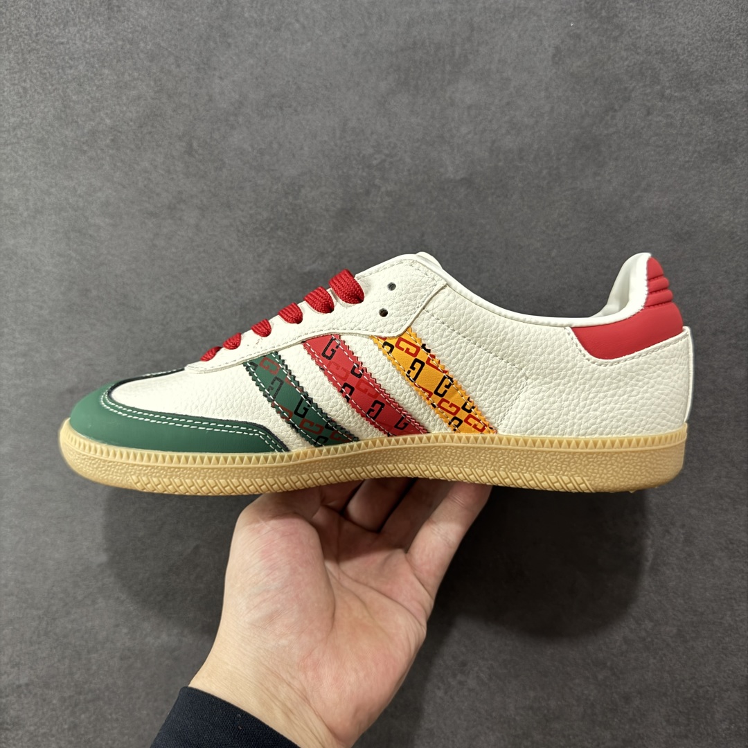 图片[2]-【定制版】adidas originals Samba OG x GUCCI 绿白红 桑巴舞系列复古经典轻便板鞋 此款以简约大方的造型设计 给人以随性休闲的时尚格调 穿着舒适轻便，运动灵活自如 满足日常个性穿搭 货号：DB0001 尺码：36 36.5 37 38 38.5 39 40 40.5 41 42 42.5 43 44 44.5 45-选品中心