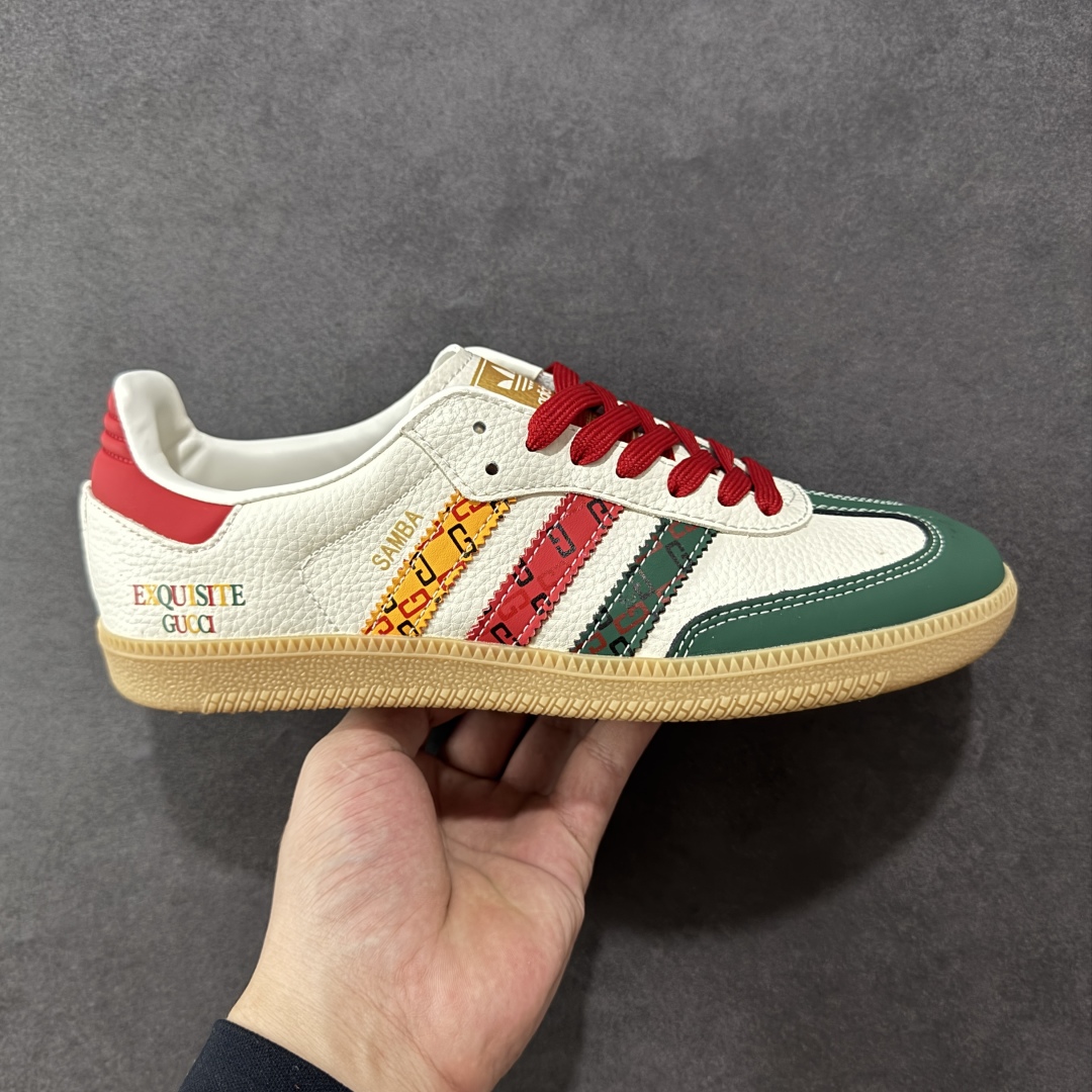 【定制版】adidas originals Samba OG x GUCCI 绿白红 桑巴舞系列复古经典轻便板鞋 此款以简约大方的造型设计 给人以随性休闲的时尚格调 穿着舒适轻便,运动灵活自如 满足日常个性穿搭 货号:DB0001 尺码:36 36.5 37 38 38.5 39 40 40.5 41 42 42.5 43 44 44.5 45-选品中心