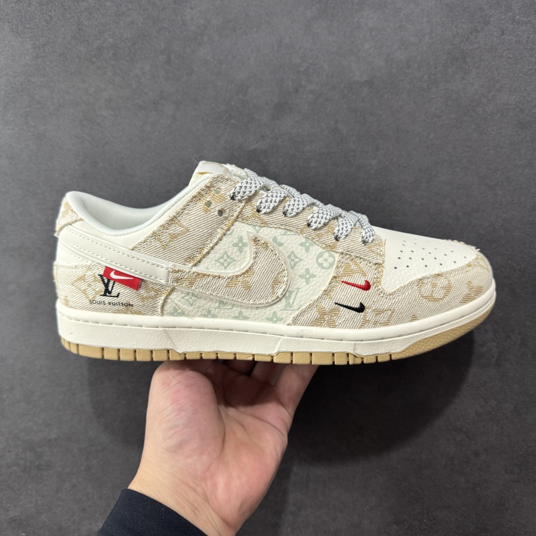 【定制版】Nike SB Dunk Low LV联名 卡其牛仔 周年高端定制 低帮休闲板鞋 YX5066-377 #定制鞋盒 大厂纯原品质出货 超高清洁度 皮料切割干净无任何毛边 细节完美 尺码:36 36.5 37.5 38 38.5 39 40 40.5 41 42 42.5 43 44 44.5 45 编码:HXSB330340-选品中心