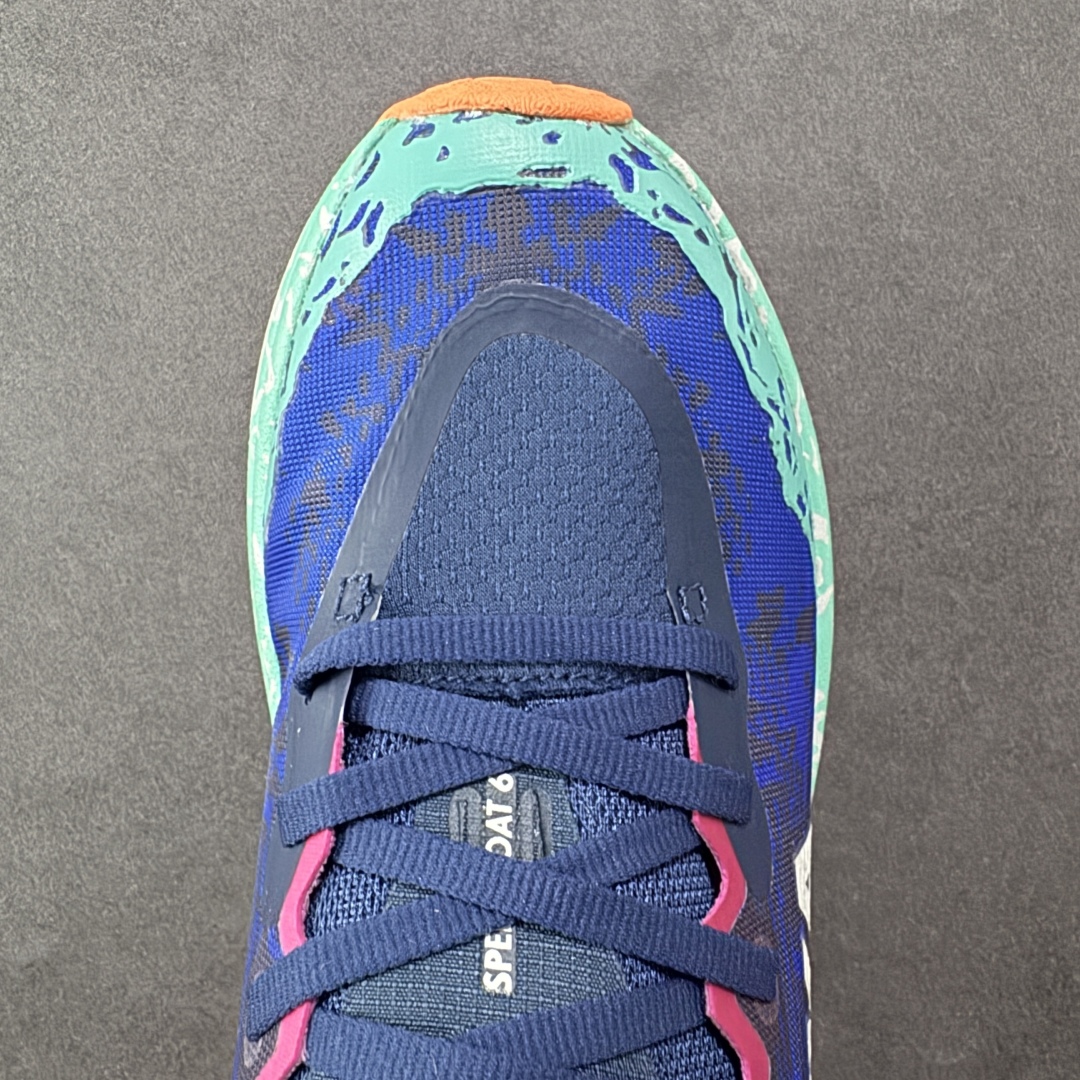 图片[8]-【FS版】HOKA ONE ONE M Speedgoat 6 低帮专业越野跑步鞋 相较于前几代Mafate包裹感更好跟Speedgoat(快速羚羊)系列比起来更加舒适鞋底防滑性能在下坡的石板台阶和原始路面都有很好的表现 HOKA血统属性厚底设计 在快速下坡时起到缓震保护作用减少重力给予脚踝、膝部、髋关节等处带来的冲击力 货号： 1147811/VYM-选品中心