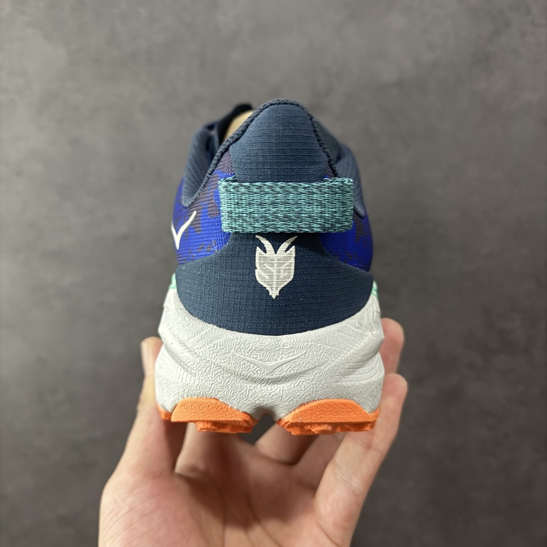 图片[4]-【FS版】HOKA ONE ONE M Speedgoat 6 低帮专业越野跑步鞋 相较于前几代Mafate包裹感更好跟Speedgoat(快速羚羊)系列比起来更加舒适鞋底防滑性能在下坡的石板台阶和原始路面都有很好的表现 HOKA血统属性厚底设计 在快速下坡时起到缓震保护作用减少重力给予脚踝、膝部、髋关节等处带来的冲击力 货号： 1147811/VYM-选品中心