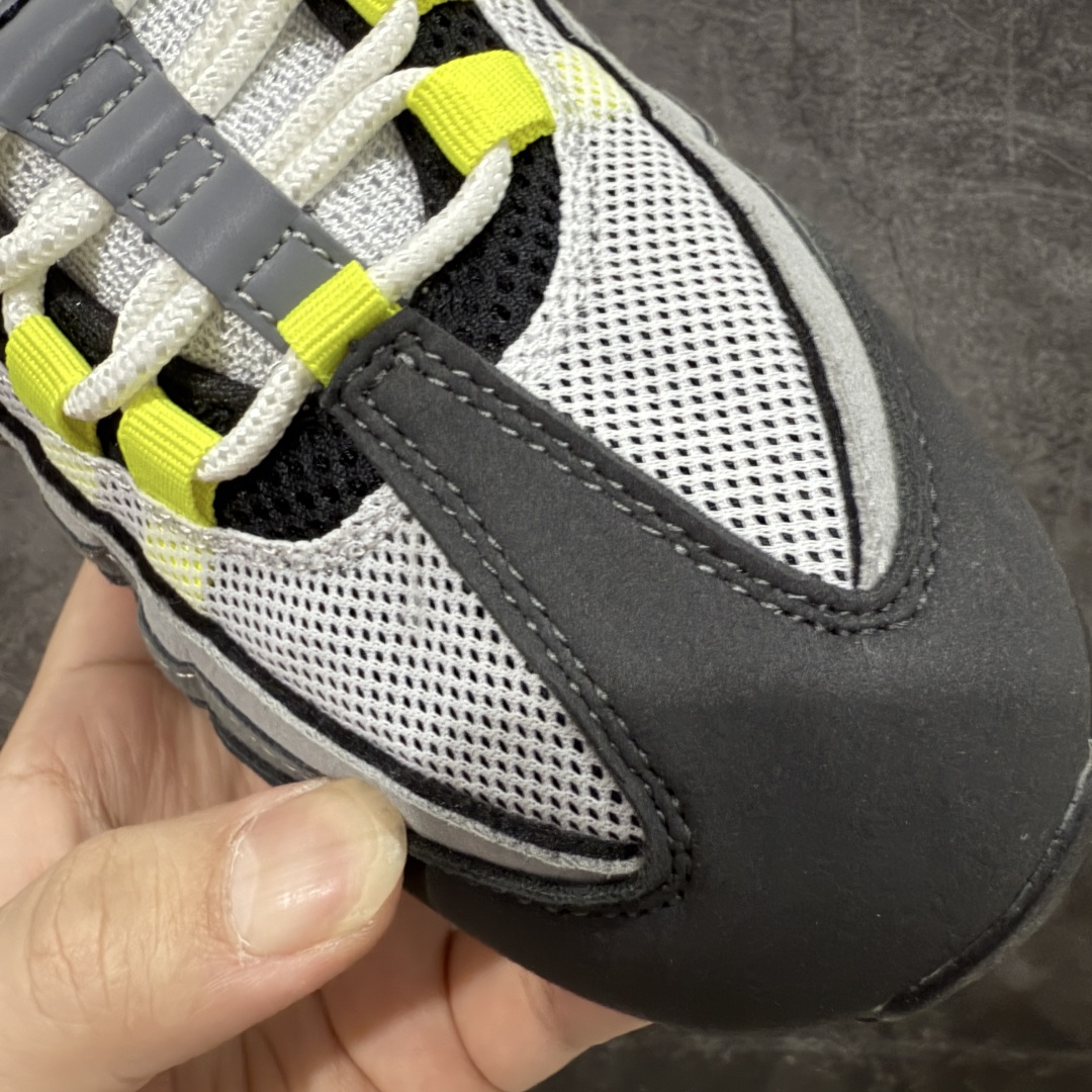 图片[5]-【EM纯原/小绿x】NK Air Max 95 OG 联名复古舒适气垫运动鞋 CT1689-001 全部配色 原鞋开发生产 高度还原 一眼ZP既视感 男女鞋真标半码制 原楦原纸版数据开发 环保进口透气牛皮革材质 高弹EVA缓震中底组合开窗式Air气垫装置 外置防滑耐磨橡胶外底❗ 尺码：36 37.5 38 38.5 39 40 40.5 41 42 42.5 43 44 44.5 45 46 47.5-选品中心