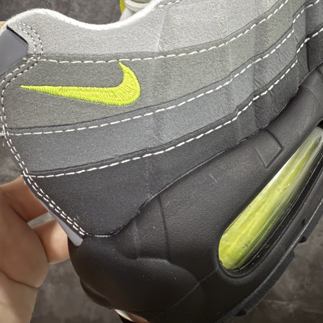 图片[3]-【EM纯原/小绿x】NK Air Max 95 OG 联名复古舒适气垫运动鞋 CT1689-001 全部配色 原鞋开发生产 高度还原 一眼ZP既视感 男女鞋真标半码制 原楦原纸版数据开发 环保进口透气牛皮革材质 高弹EVA缓震中底组合开窗式Air气垫装置 外置防滑耐磨橡胶外底❗ 尺码：36 37.5 38 38.5 39 40 40.5 41 42 42.5 43 44 44.5 45 46 47.5-选品中心