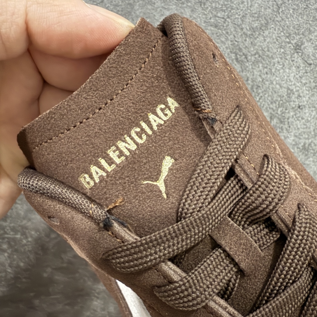 图片[6]-【首发版】巴黎世家联名款The Open Product x Puma Speedcat 极速赛车系列彪马低帮生活休闲鞋 原装档案原数据纸版楦型 采用原厂固色翻毛皮鞋面材质 二次成型\’猛帮\’成型工艺 全球知名运动品牌PUMA宝马赛车系列，融合了宝马车队的标志性配色，以趣味十足又前卫复古的设计引领潮流，将赛道精神融入街头时尚，开启前卫竞速之旅。自1978年巴伐利亚车队走上世界舞台，宝马赛车就在全球汽车制造和赛车运动领域留下了浓墨重彩的一笔。全新的两款BMW MMS Roma与BMW MMS Speedboat鞋款，均从宝马车型中汲取灵感。以黑或白为底色，融入经典配色，主打前卫复古风。Roma鞋款的鞋侧以复古的流线造型，缀以宝马经典Logo，巧妙吸睛；而Speedcat鞋款以亮眼三色条纹元素缀以舒适鞋面，赋予了独特的个性美学，演绎赛车的无尽能量 货号 406519 05 尺码 36 37 38 39 40 41 42 43 44 45 ｛官方同布 无半码｝ ⚠️-选品中心