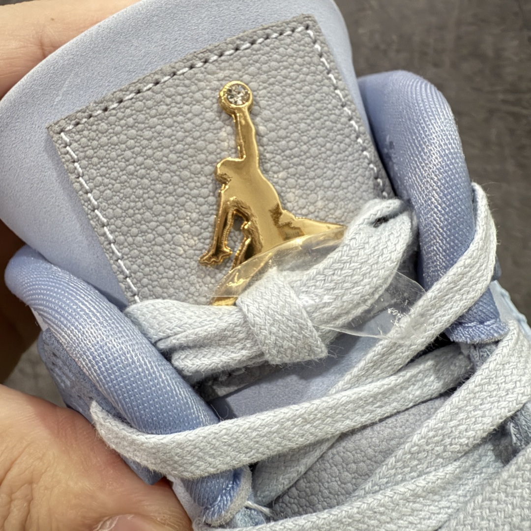  
【纯原版本】Air Jordan AJ4 UN联名蓝！
货号：HV9204-407！
尺码：40 4