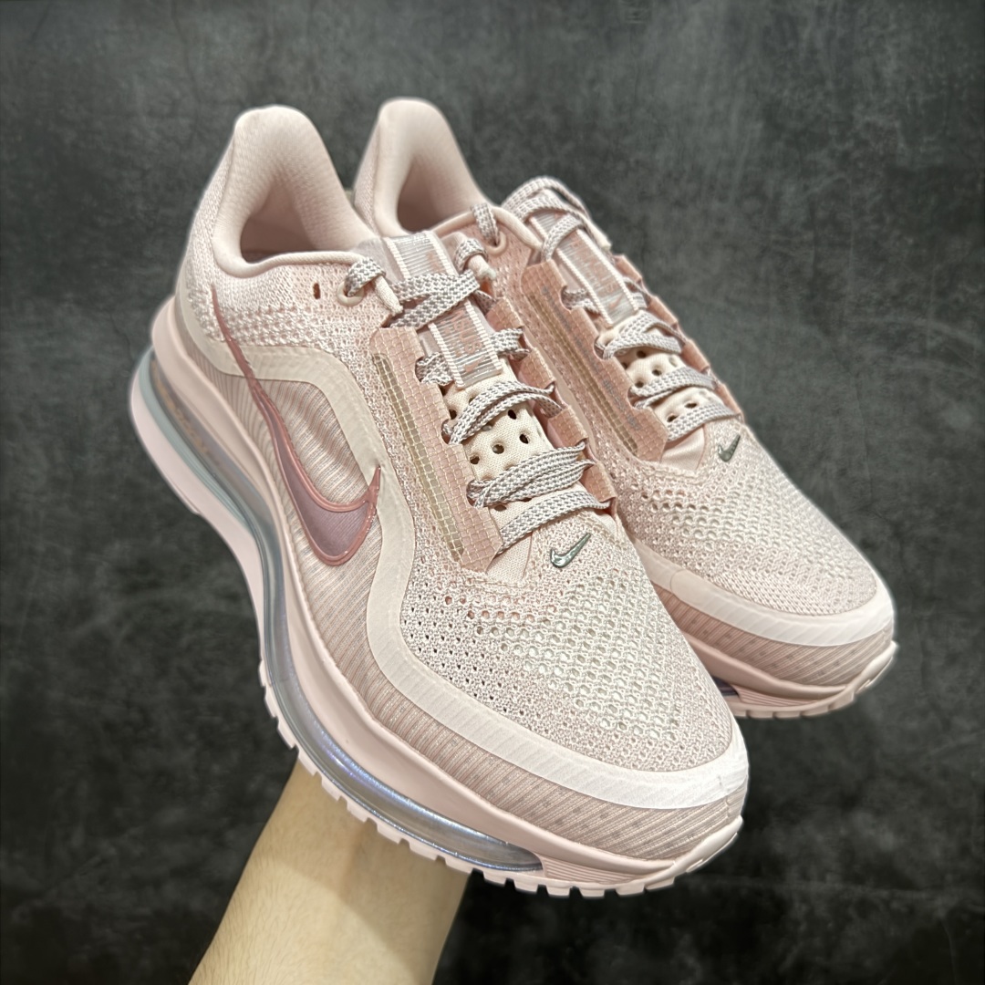 【XE纯原版】Nike Pegasus Premium Airscape 舒适百搭减震防滑耐磨透气 低帮跑步鞋 女鞋粉色    目前市场最强品质 原版购入开发 一切材质配件均匀原版一致 完美版型 高端玩家必推版本 高价零售必推版本 欢迎对比市面任意版本‼️ 这双鞋简直是时尚与科技的完美融合。 经典黑色鞋面，质感爆棚，搭配超亮眼的银色大勾子，瞬间成为街头焦点。 鞋侧独特小吊牌，细节满满，个性直接拉满。  脚下的全掌气垫更是亮点，红黑配色超吸睛，不仅颜值在线，缓震性能更是一绝。 不管是日常出街还是慢跑锻炼，都能给双脚极致舒适体验。  码数超全，36 - 46 码任你选！别犹豫啦，穿上它，轻松走出潮流范，开启你的时尚运动新旅程！   #独家原包 原底原料 开模打造  #原厂鞋标 高精密准度  #原楦原纸板开发 匹配原版98%以上  #后跟弧度 正确呈现  #原厂皮料 质感无敌  #皮料切割干净 无任何毛边 清洁度细节完美  货号：HQ2592-002 码段：36-40-选品中心