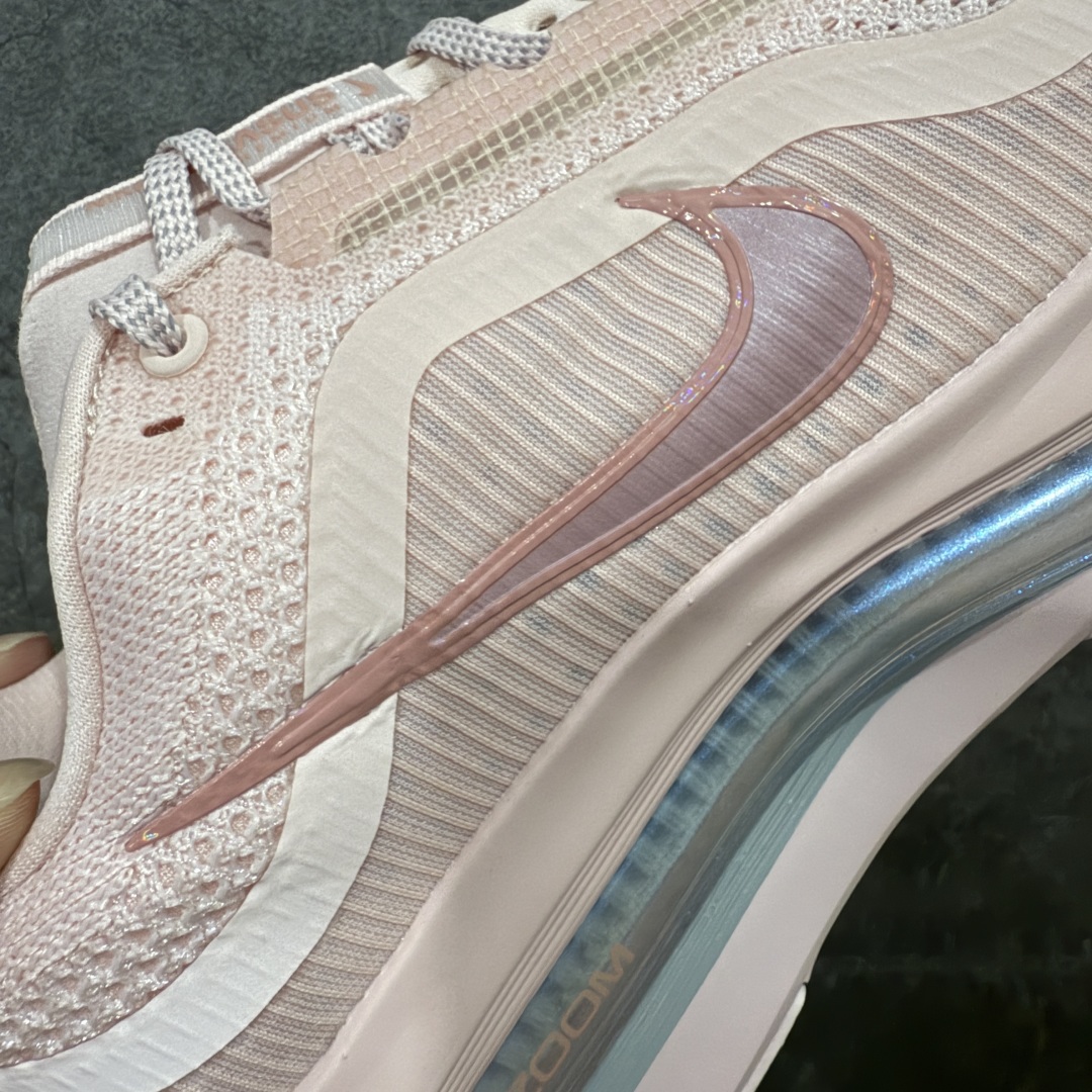 图片[3]-【XE纯原版】Nike Pegasus Premium Airscape 舒适百搭减震防滑耐磨透气 低帮跑步鞋 女鞋粉色    目前市场最强品质 原版购入开发 一切材质配件均匀原版一致 完美版型 高端玩家必推版本 高价零售必推版本 欢迎对比市面任意版本‼️ 这双鞋简直是时尚与科技的完美融合。 经典黑色鞋面，质感爆棚，搭配超亮眼的银色大勾子，瞬间成为街头焦点。 鞋侧独特小吊牌，细节满满，个性直接拉满。  脚下的全掌气垫更是亮点，红黑配色超吸睛，不仅颜值在线，缓震性能更是一绝。 不管是日常出街还是慢跑锻炼，都能给双脚极致舒适体验。  码数超全，36 – 46 码任你选！别犹豫啦，穿上它，轻松走出潮流范，开启你的时尚运动新旅程！   #独家原包 原底原料 开模打造  #原厂鞋标 高精密准度  #原楦原纸板开发 匹配原版98%以上  #后跟弧度 正确呈现  #原厂皮料 质感无敌  #皮料切割干净 无任何毛边 清洁度细节完美  货号：HQ2592-002 码段：36-40-选品中心