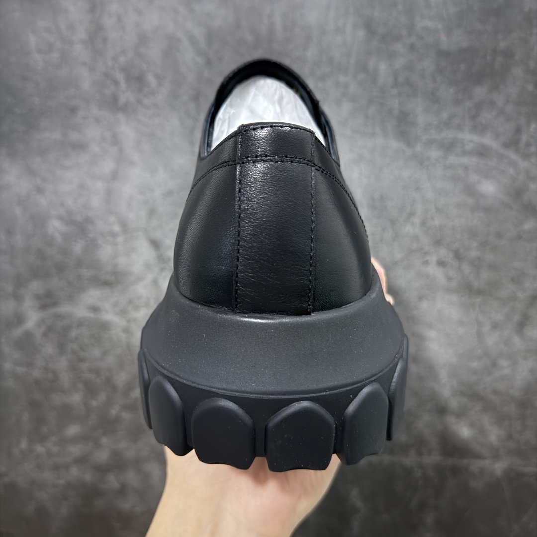  瑞克·欧文斯 / Rick Owens
RO欧文斯德比皮鞋
RICK OWENS 25 春夏 HOLL