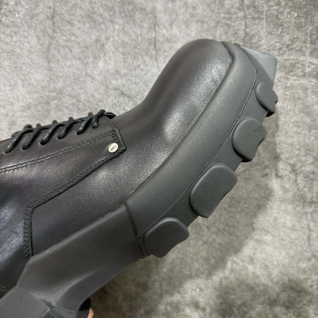  瑞克·欧文斯 / Rick Owens
RO欧文斯德比皮鞋
RICK OWENS 25 春夏 HOLL