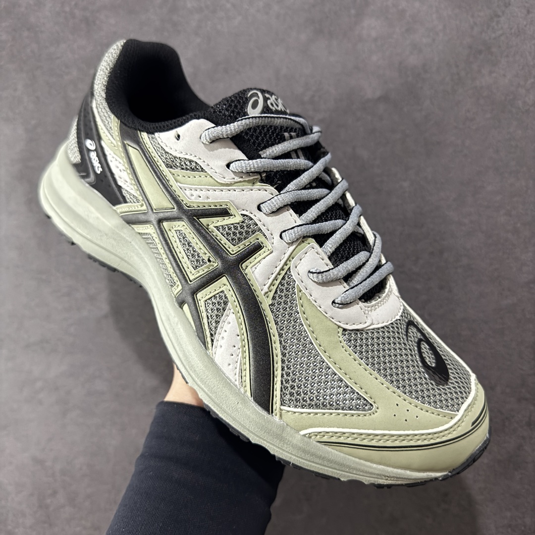 图片[3]-【K8版本】Asics Jog 100 S0阿斯克斯 亚瑟士 14代 低帮 灰绿 男女同款 缓震保护舒适百搭防滑耐磨透气低邦马拉松跑步鞋 Gel-Venturez 6跑鞋重新诠释了复古的跑步形状，并以其2000年代后期的美学理念重新铺装，向我们传奇的GEL-KAYANO系列致敬。通过更新的材料和组件重新诠释了鞋子的性能，此版本成为运动鞋世系中由Toshikazu Venturey以外的其他人设计的第一个迭代版本。火炬的传递也将重新点燃球队的标志性价值，同时在其性能发展上取得进步。这款鞋采用GEL技术的减震技术，与原始的中底具相映成趣，在改善鞋面贴合性的同时，还保留了自2008年起的多层皮革和网眼构造。 货号：1201A715-020 尺码：36-45带半码 编码：YBB220230-选品中心