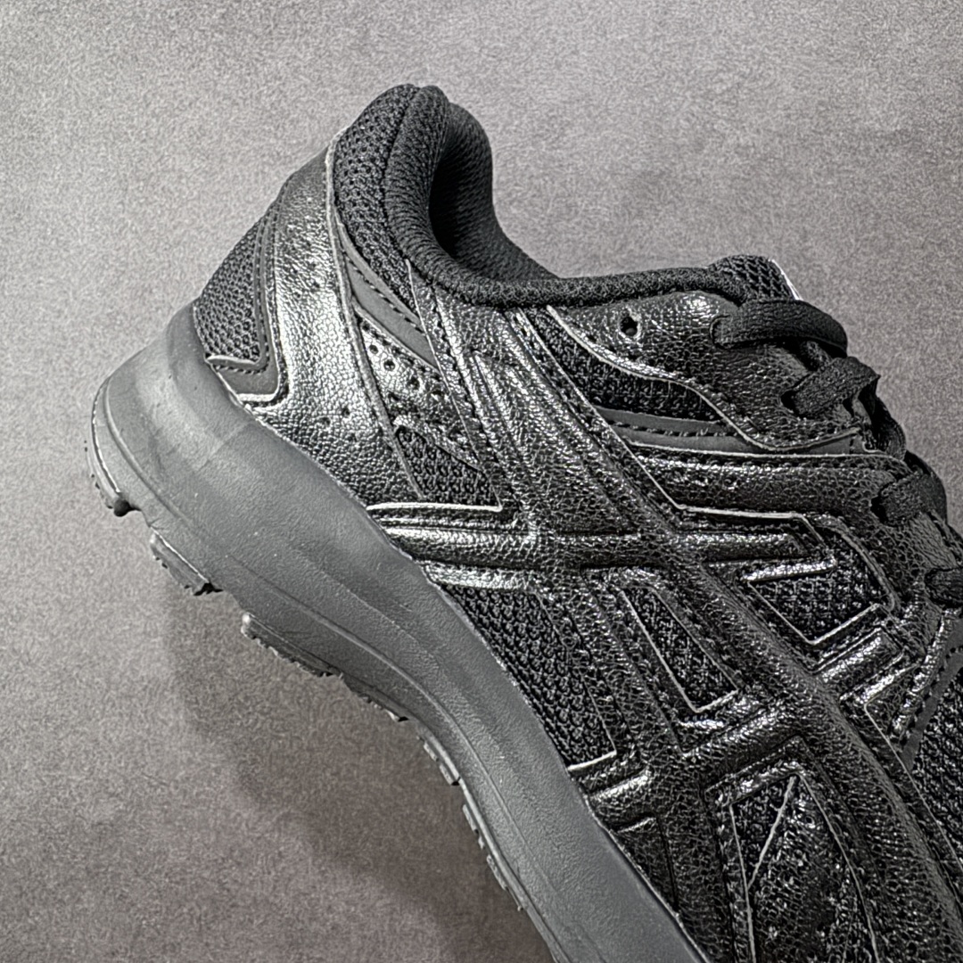 图片[6]-【K8版本】Asics Jog 100 S0阿斯克斯 亚瑟士 14代 低帮 灰绿 男女同款 缓震保护舒适百搭防滑耐磨透气低邦马拉松跑步鞋 Gel-Venturez 6跑鞋重新诠释了复古的跑步形状，并以其2000年代后期的美学理念重新铺装，向我们传奇的GEL-KAYANO系列致敬。通过更新的材料和组件重新诠释了鞋子的性能，此版本成为运动鞋世系中由Toshikazu Venturey以外的其他人设计的第一个迭代版本。火炬的传递也将重新点燃球队的标志性价值，同时在其性能发展上取得进步。这款鞋采用GEL技术的减震技术，与原始的中底具相映成趣，在改善鞋面贴合性的同时，还保留了自2008年起的多层皮革和网眼构造。 货号：122139201-001 尺码：36-45带半码 编码：YBB220230-选品中心