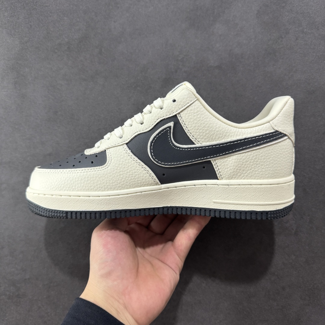 图片[2]-【定制版】NIke Air Force 1 \’07 Low × BLCG 联名款空军一号低帮运动休闲鞋 折边针车 工艺难度大 原楦头原纸板 原装鞋盒 定制五金配件 内置全掌气垫 原厂鞋底 货号：XL1979-103 尺码：36 36.5 37.5 38 38.5 39 40 40.5 41 42 42.5 43 44 44.5 45 编码：HXSA310320-选品中心