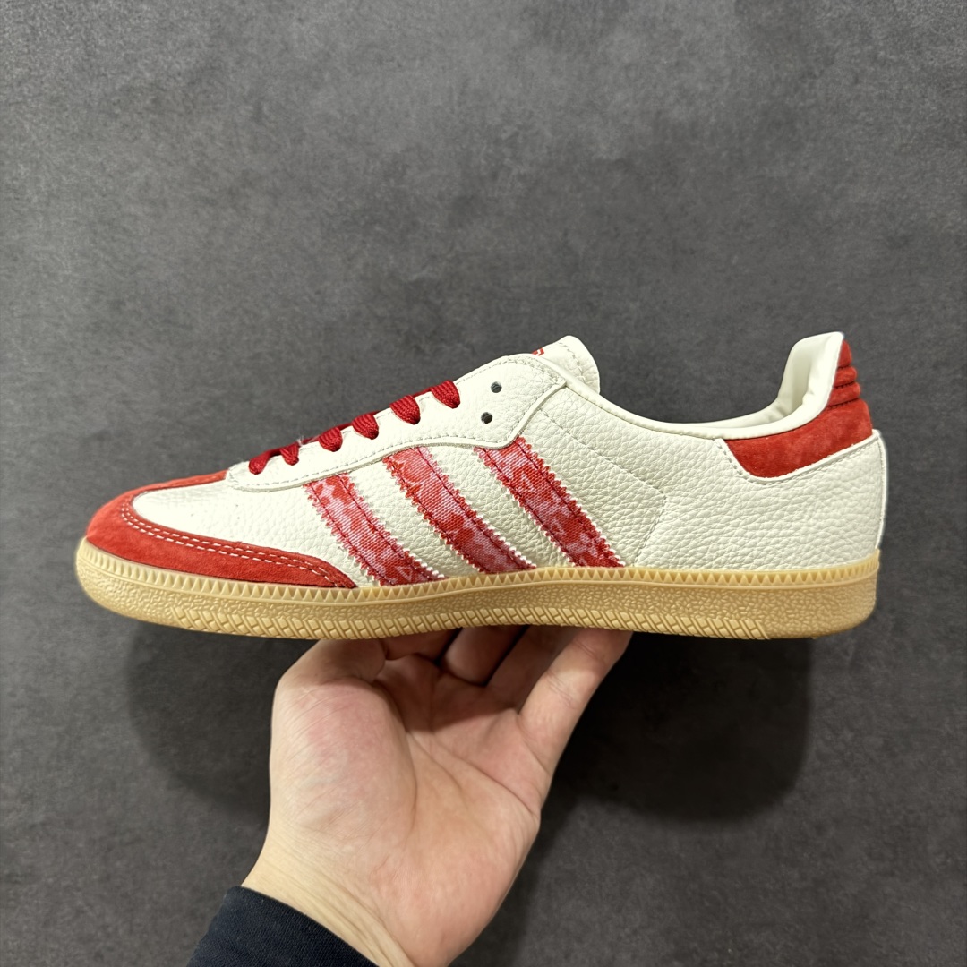 图片[2]-【定制版】adidas originals Samba OG x Louis Vuitton 红白 桑巴舞系列复古经典轻便板鞋 此款以简约大方的造型设计 给人以随性休闲的时尚格调 穿着舒适轻便，运动灵活自如 满足日常个性穿搭 货号：DX0008 尺码：36 36.5 37 38 38.5 39 40 40.5 41 42 42.5 43 44 44.5 45-选品中心