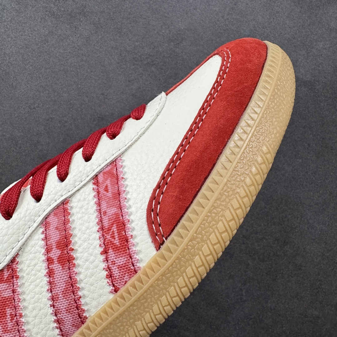 图片[5]-【定制版】adidas originals Samba OG x Louis Vuitton 红白 桑巴舞系列复古经典轻便板鞋 此款以简约大方的造型设计 给人以随性休闲的时尚格调 穿着舒适轻便，运动灵活自如 满足日常个性穿搭 货号：DX0008 尺码：36 36.5 37 38 38.5 39 40 40.5 41 42 42.5 43 44 44.5 45-选品中心