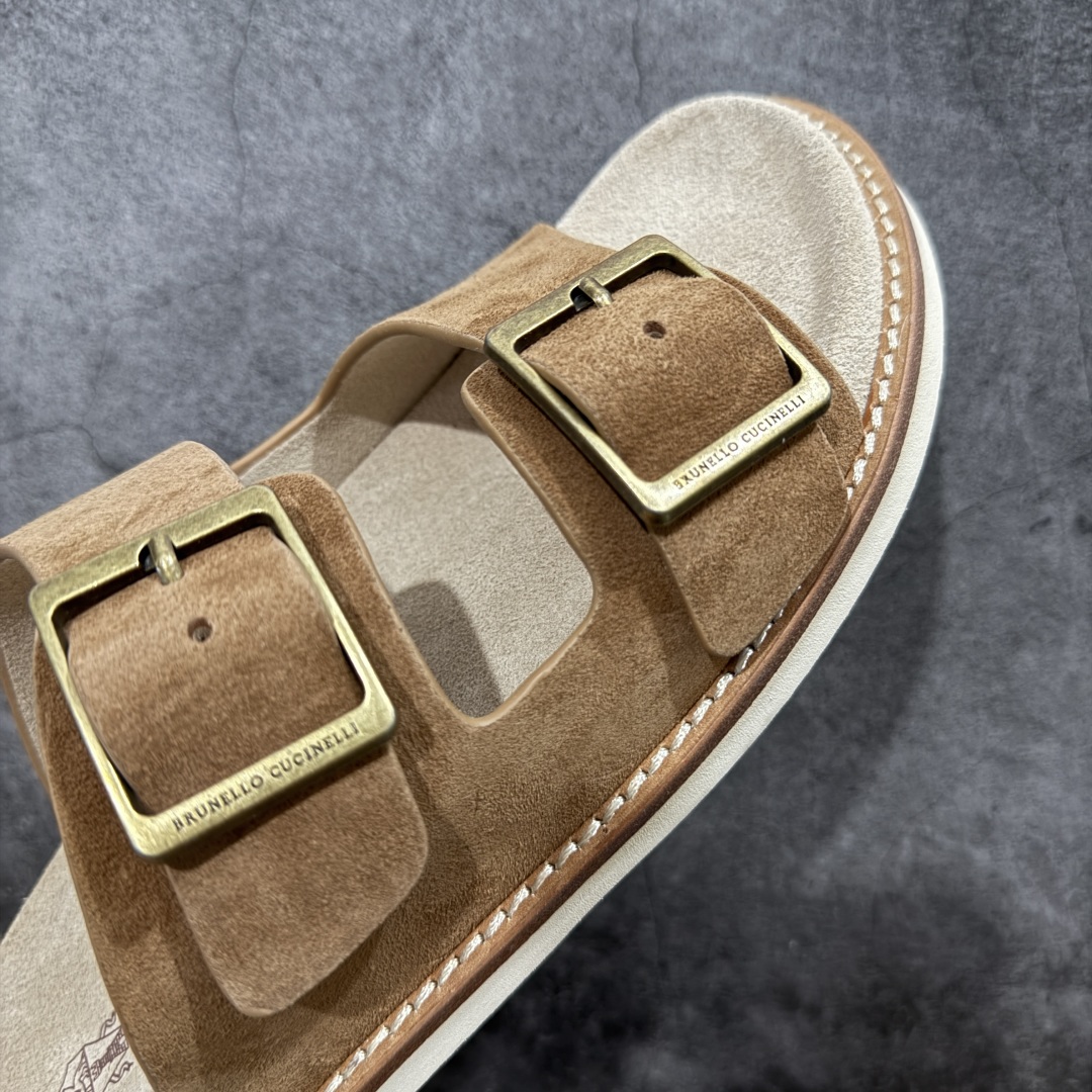 图片[6]-【佛山超a版】Brunello Cucinelli，BC 2025ss新款拖鞋出货 卡其色Logo二字麂皮凉拖，复古简约又不失时尚感，搭在任何穿搭上，都能轻松提升整体造型的精致度，每一步都走出随性自在 ，原版抽屉式包装，精致而大气i！ 面料：反毛皮 大底：超轻橡胶发泡 尺码：男款39-45-选品中心