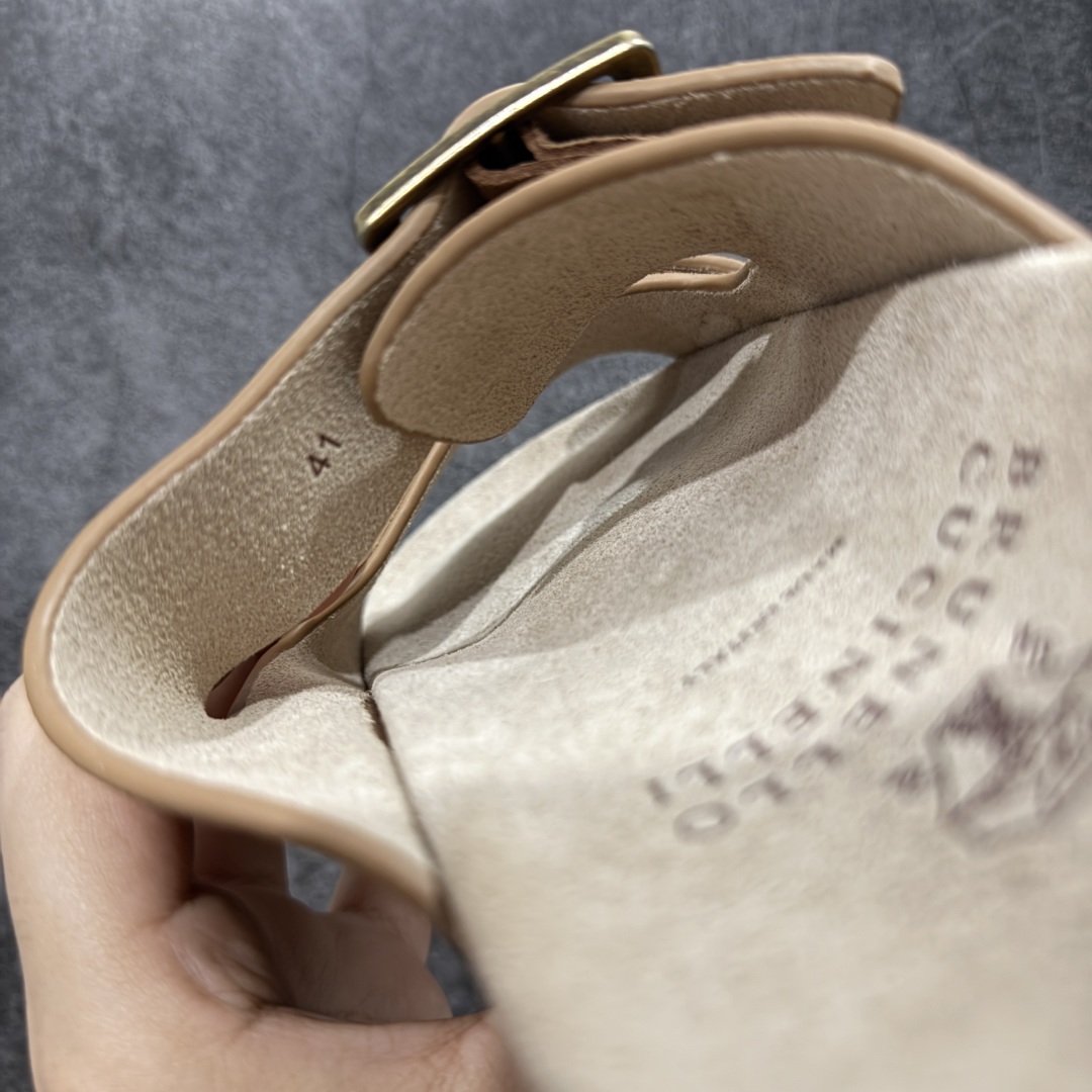 图片[8]-【佛山超a版】Brunello Cucinelli，BC 2025ss新款拖鞋出货 卡其色Logo二字麂皮凉拖，复古简约又不失时尚感，搭在任何穿搭上，都能轻松提升整体造型的精致度，每一步都走出随性自在 ，原版抽屉式包装，精致而大气i！ 面料：反毛皮 大底：超轻橡胶发泡 尺码：男款39-45-选品中心