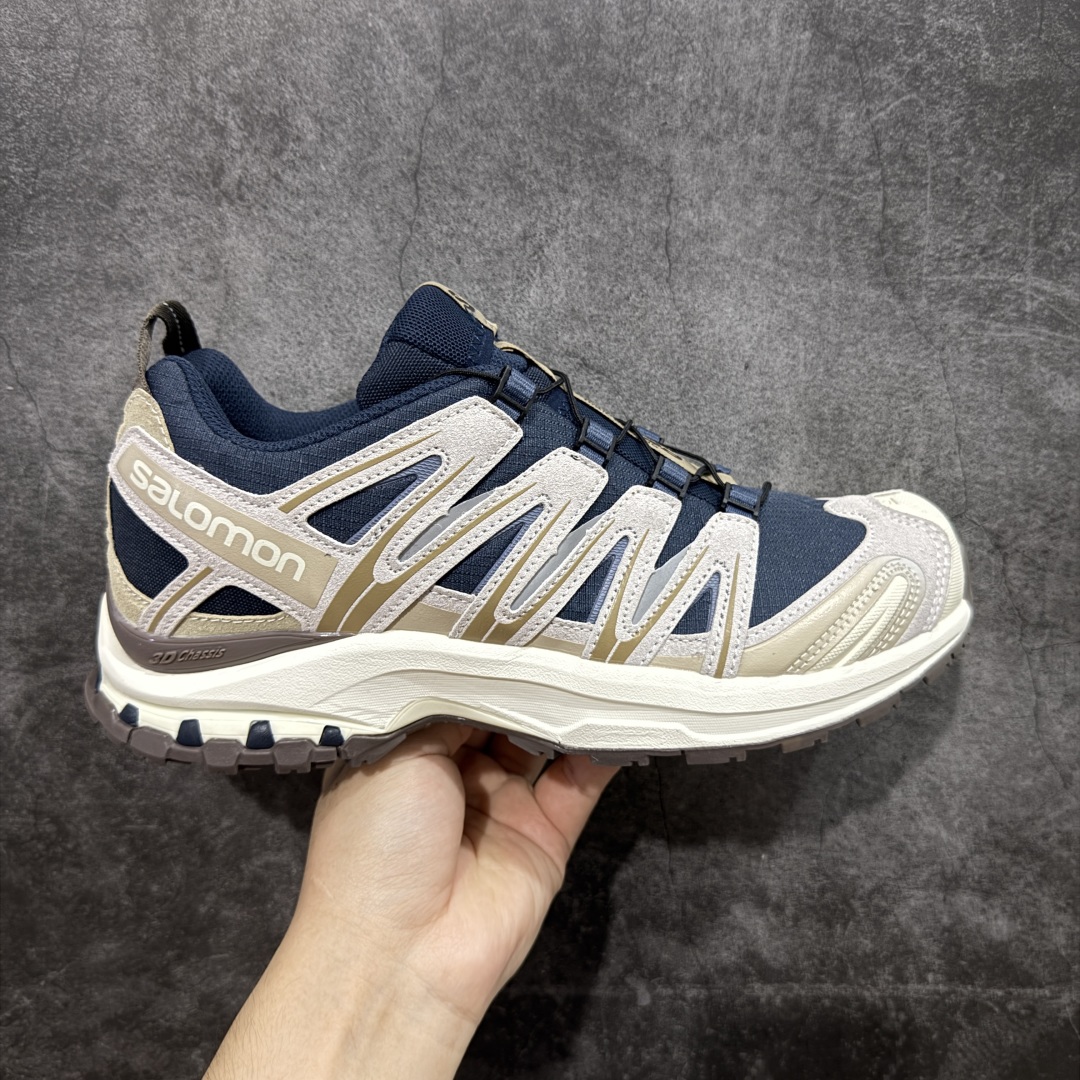 【纯原W1版】SALOMON XA Pro 3D Suede 深夜蓝 477918 萨洛蒙潮流越野机能户外功能鞋 纯原外贸平台特供订单 耗时半年巨作 全套原纸板楦头开发 原厂特供网布配套加持 确保原汁原味 完美呈现版型 原档数据独家私模五层组合大底 男女鞋同步官方开发 原装Ortholite轻量化鞋垫 中底布带钢印编号 原厂TPU锁扣 进口港宝加持 后跟自然饱满 还原公司包裹性 鞋面采用SENSIFT贴合技术 全方位贴合包裹脚型 鞋跟部鞋底牵引设计 提供强大的抓地性能 更适应野外崎岖不平的道路 其3D ADVANCED CHASSIS底盘 材料轻量大化 钉齿设计更具稳定性 防护性 鞋底易磨损区运用CONTAGRIP高耐磨材料 应对城市硬质路面长距离跑考验 尺码：36 36.5 37.5 38 38.5 39 40 40.5 41 42 42.5 43 44 44.5 45-选品中心