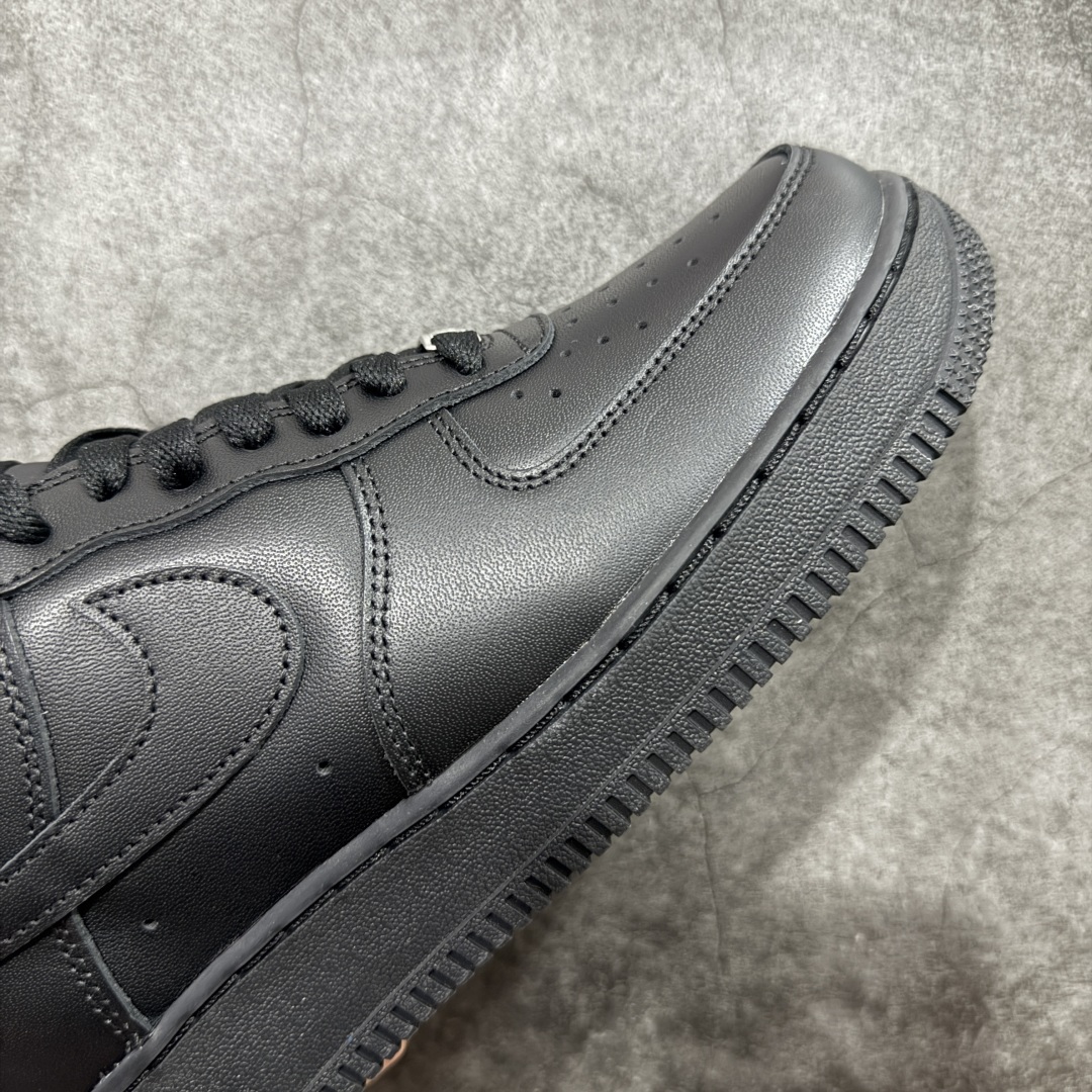 
【纯原】Air Force 1 Low
AF1空军纯黑低帮 CW2288-001
全市场第一梯队品质 
