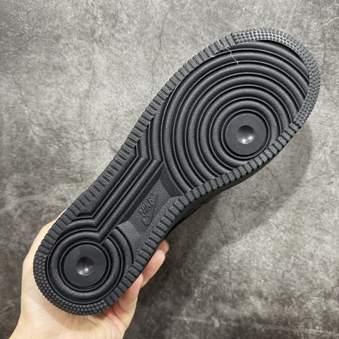 
【纯原】Air Force 1 Low
AF1空军纯黑低帮 CW2288-001
全市场第一梯队品质 
