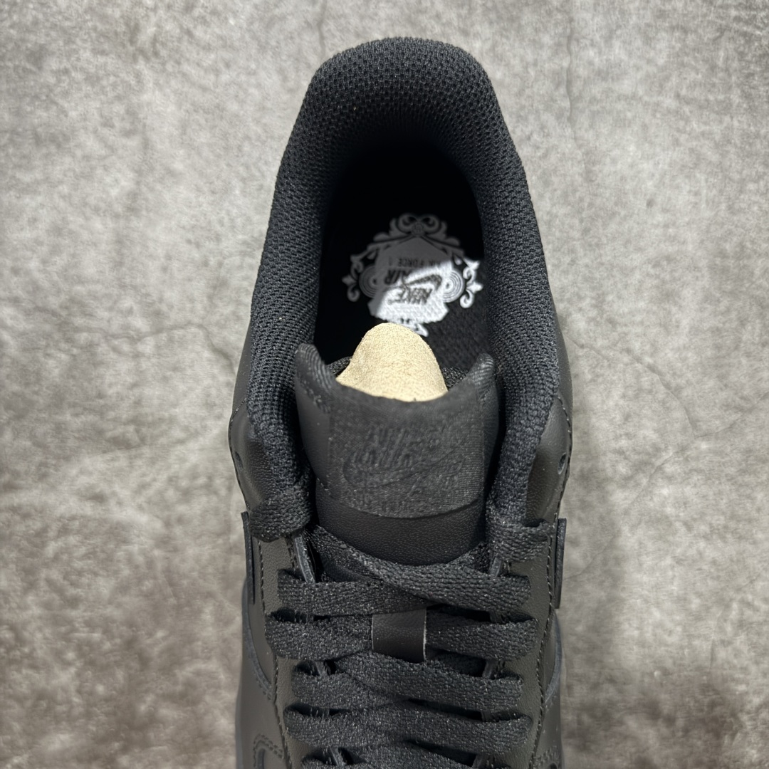 
【纯原】Air Force 1 Low
AF1空军纯黑低帮 CW2288-001
全市场第一梯队品质 