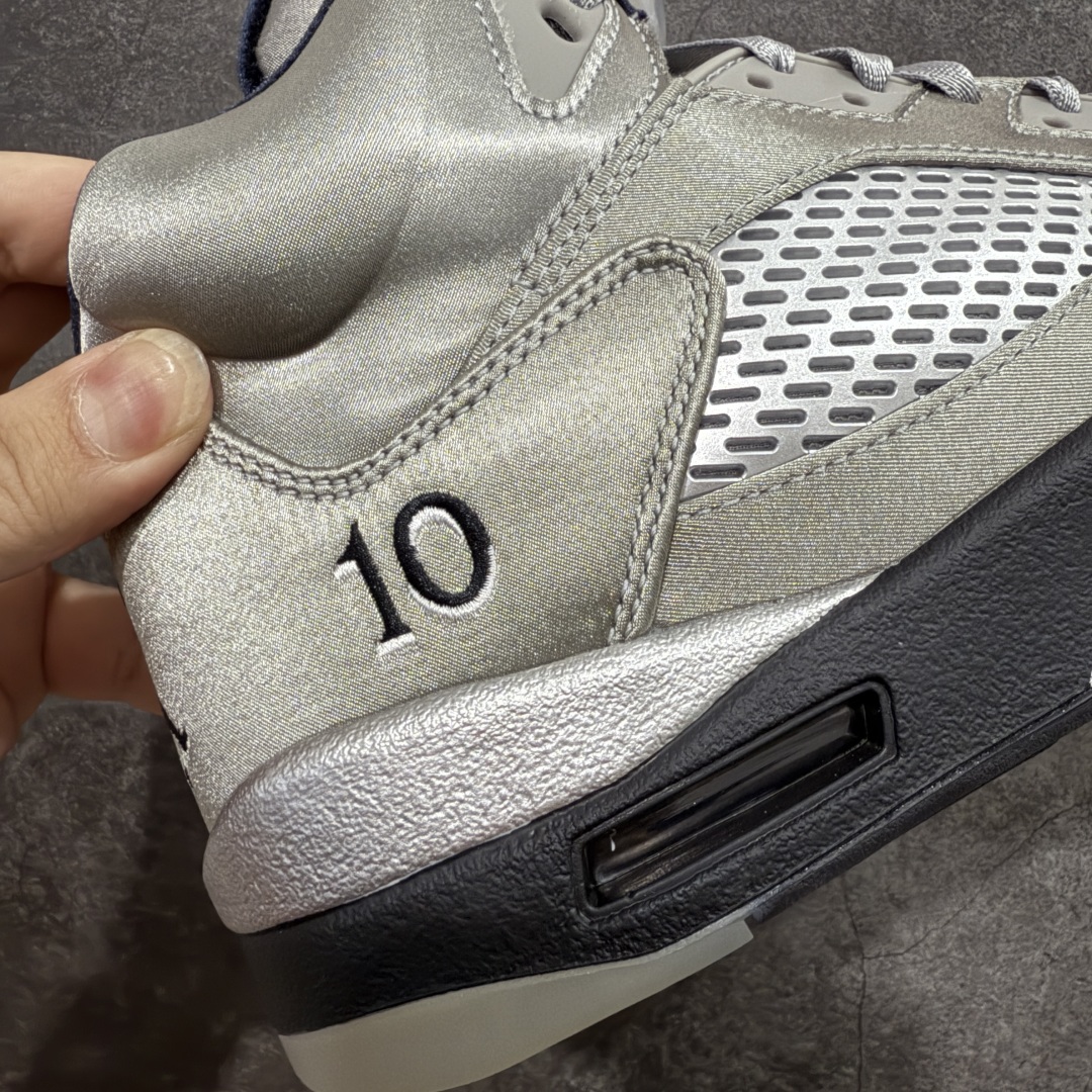 
【纯原】Air Jordan AJ5 WingsMedium Grey/Black乔丹5代十周年限定款