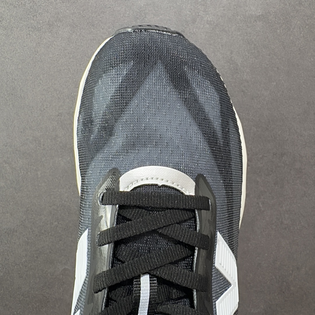 图片[8]-【纯原版】NEW BALANCE Rebel FuelCell Rebel V4 舒适时尚织物减震耐磨低帮马拉松轻量化跑步鞋 NB新百伦于 2019 年夏天首次发布了 Rebel 在制鞋业仍在向强调能量回报的弹力泡沫转变的时候 Rebel 确实是一个叛逆者 快进到 2024 年 Rebel v4 承诺通过重新配制的中底化合物和更高的堆叠高度提供更轻、更有弹性的跑步体验 就像New Balance SC Elite v4一样 Rebel v4 提供了完全重新设计的中底化合物 最新的混合物将 New Balance 专有的 FuelCell 泡沫（TPU 和 EVA 的混合物）与 PEBA 泡沫相结合 带来更弹跳的跑步体验 PEBA是一种超轻 高性能的泡沫 通常出现在镀碳超级鞋中 New Balance Rebel v4、ASICS Novablast 4和Brooks Hyperion Max都是精力充沛的无电镀运动鞋 在速度锻炼和快节奏中大放异彩 这三款鞋都依靠它们的中底泡沫和轻微的摇杆形状来创造一种向前滚动的感觉 而且虽然这些鞋子在堆叠高度和重量方面各不相同 但它们提供了相似的软硬比例 有足够的流行力来加快步伐 货号：MFCXLB4 尺码： 36-45-选品中心