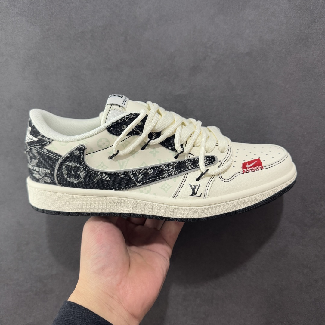 定制版Travis Scott x Fragment Design x Jordan Air Jordan 1 Low OG SP “LV联名—黑帆布抽绳” 联名低帮休闲板鞋  YX5066-388