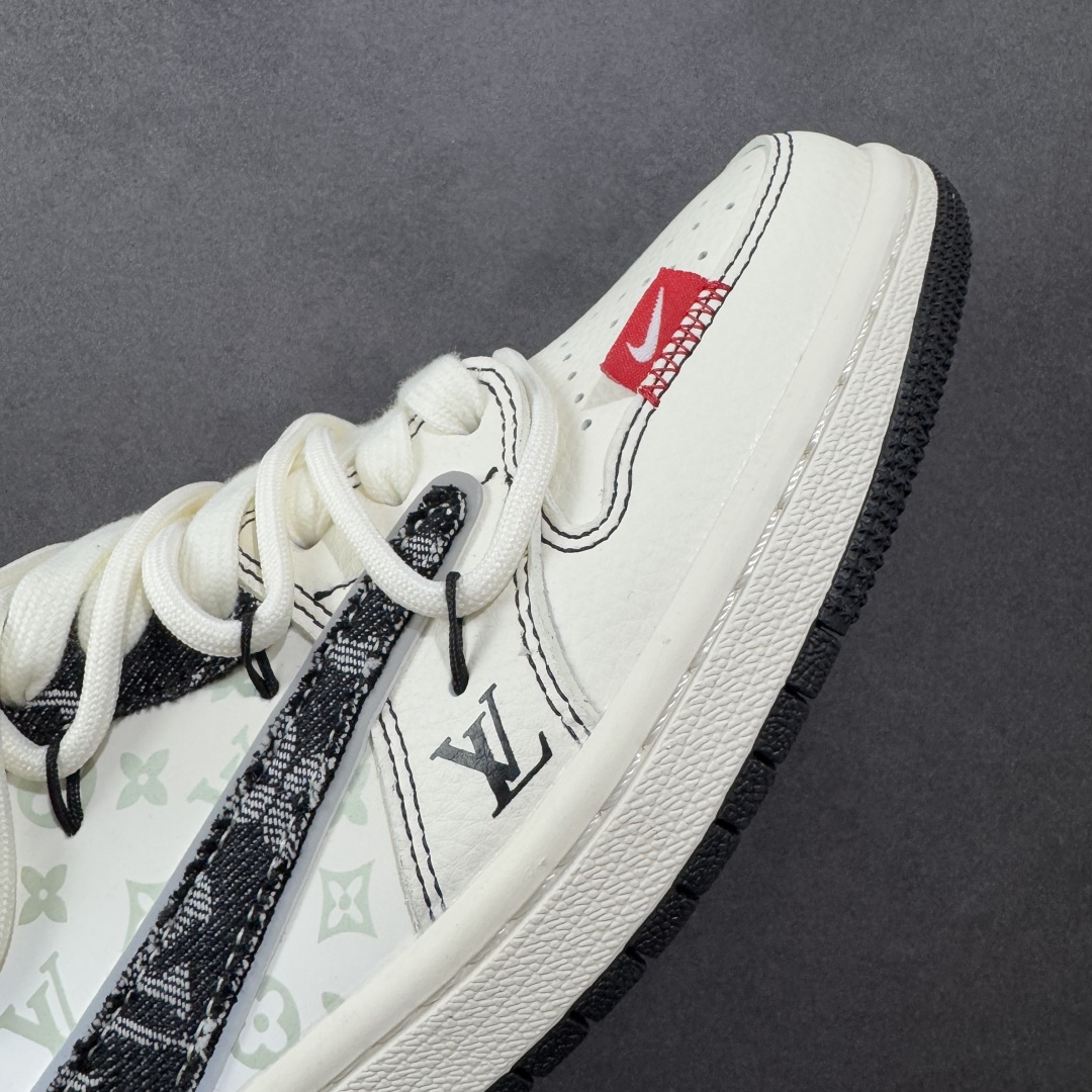 定制版Travis Scott x Fragment Design x Jordan Air Jordan 1 Low OG SP “LV联名—黑帆布抽绳” 联名低帮休闲板鞋  YX5066-388