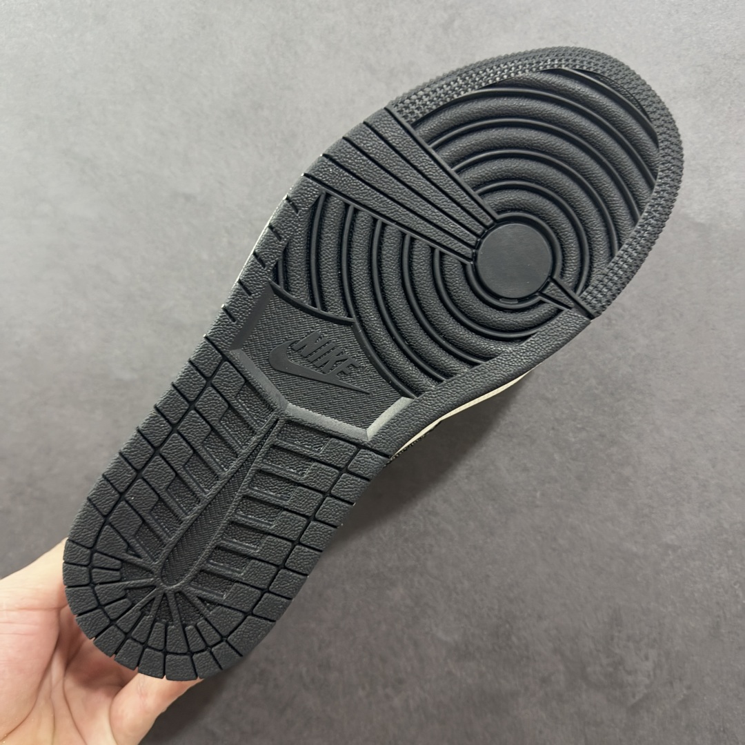 定制版Travis Scott x Fragment Design x Jordan Air Jordan 1 Low OG SP “LV联名—黑帆布抽绳” 联名低帮休闲板鞋  YX5066-388