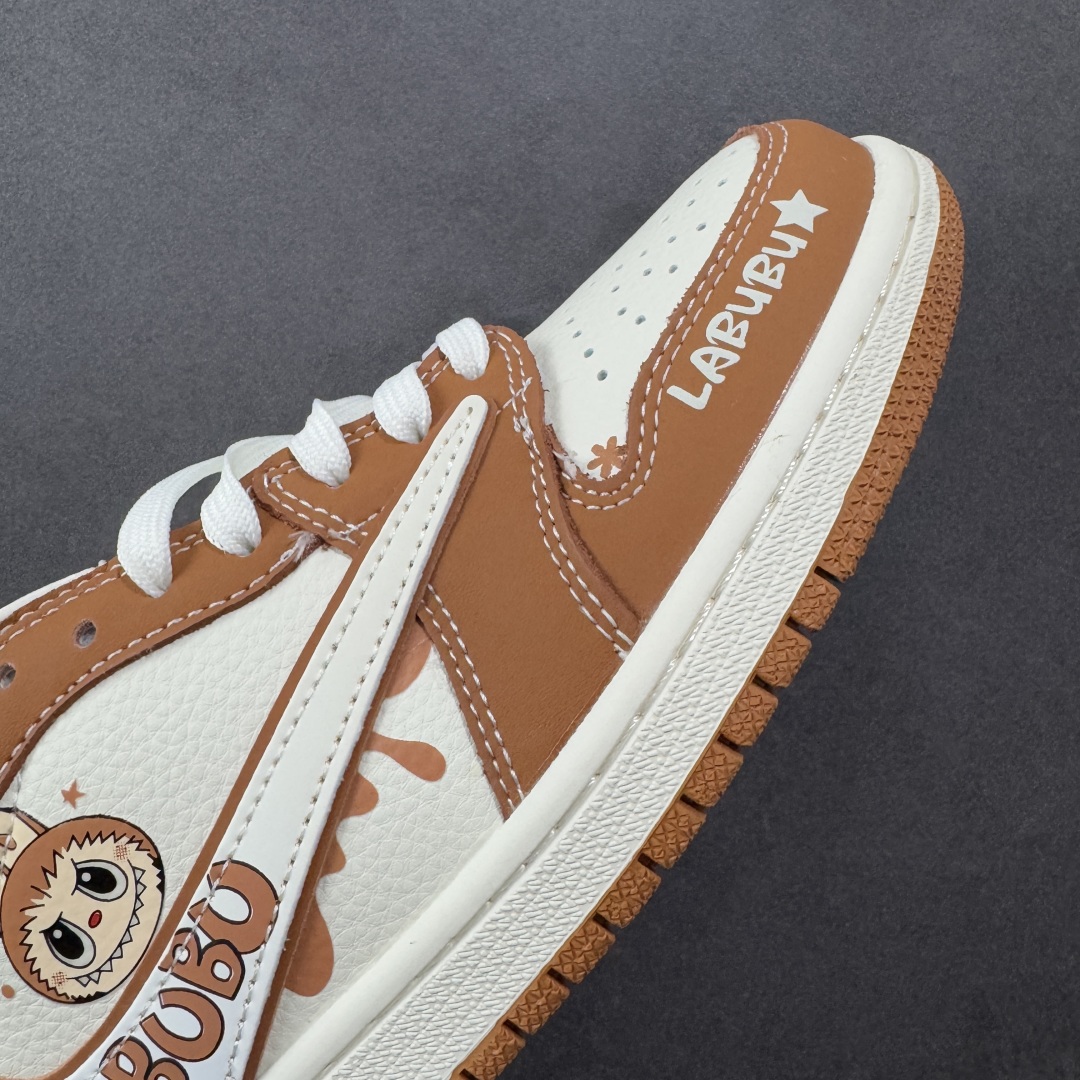 定制版Air Jordan 1 Low 倒勾 “LABUBU联名''经典棕白配色 XB1979-019