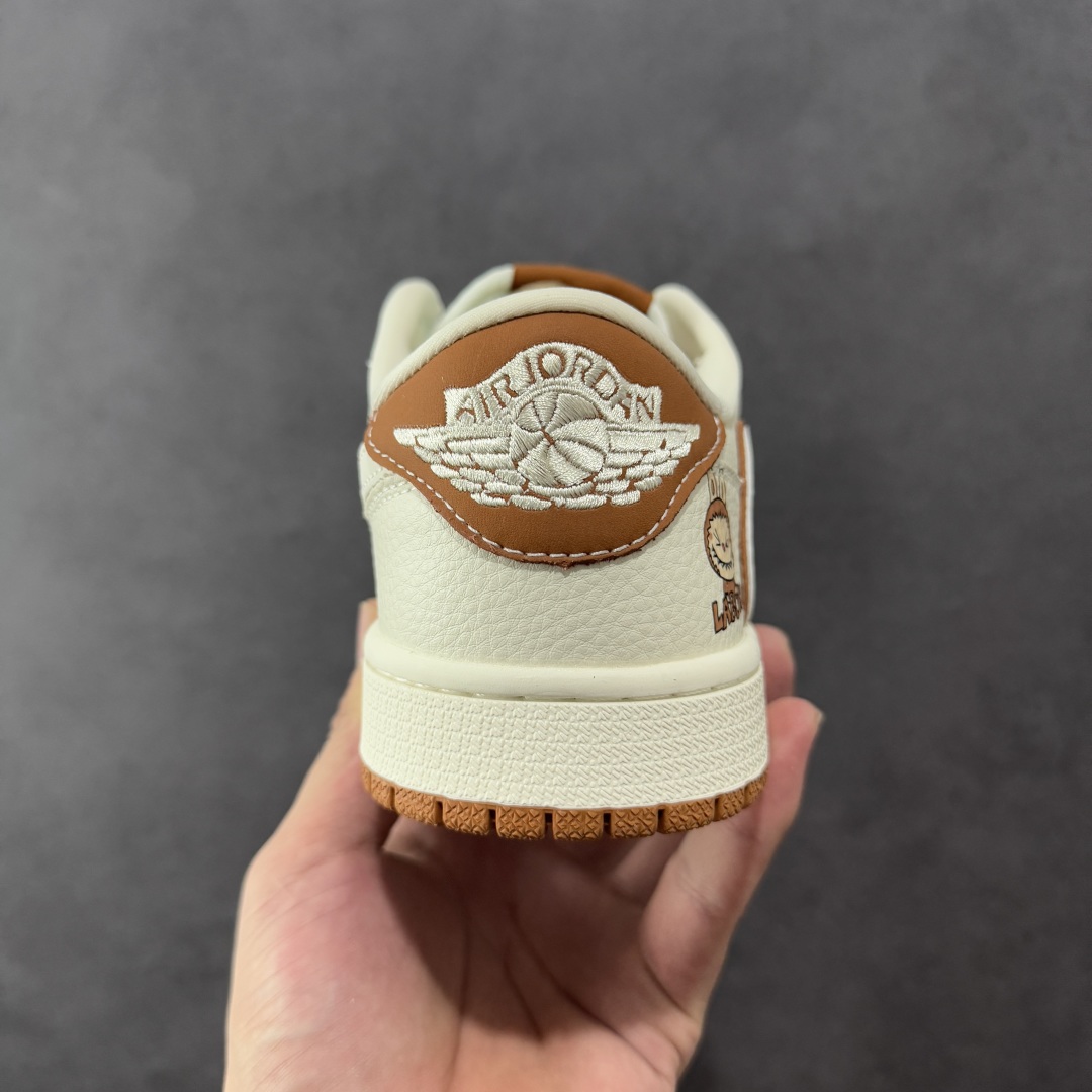 定制版Air Jordan 1 Low 倒勾 “LABUBU联名''经典棕白配色 XB1979-019