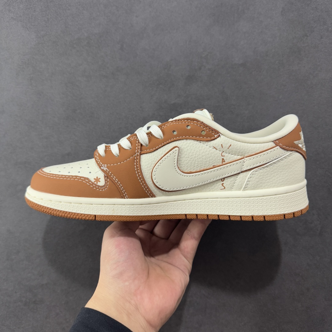 定制版Air Jordan 1 Low 倒勾 “LABUBU联名''经典棕白配色 XB1979-019