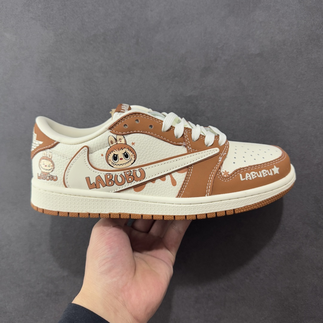 定制版Air Jordan 1 Low 倒勾 “LABUBU联名”经典棕白配色 XB1979-019