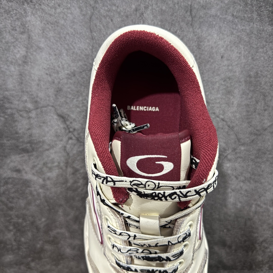 图片[8]-【OK纯原版】Balenciaga Hamptons Worn-Out 巴黎世家十八18代 涤纶（聚酯纤维）牛皮革 圆头系带 低帮 生活休闲鞋板鞋 全套原纸板楦头开发 最原汁原味的灵魂版型 全鞋荧光划线卡点 胶水把控整洁度追求极致完美 每一双都是工艺品 多重QC质检 超越公司货的品控标准 实实在在的免检产品 原盒原配 正确字体电绣 粗细、位置、大小正确 侧边TPU 透气孔匹配意产原版 正确分离大底 TPU软底 原版一致大底LOGO 立体感十足 原厂皮料水洗做旧 采购原厂网纱 偏大一码 尺码：35 36 37 38 39 40 41 42 43 44 45 46-选品中心