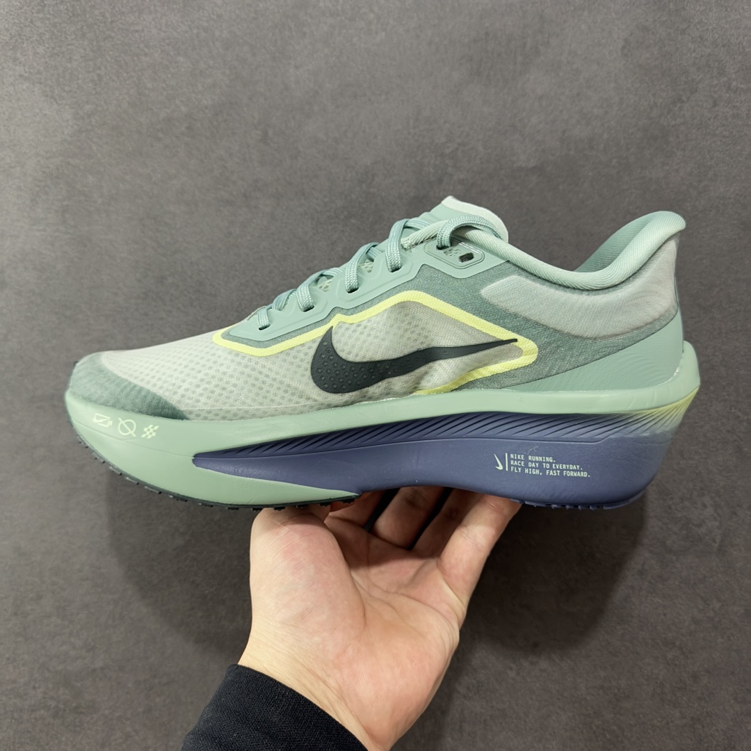 图片[2]-【公司级】NK ZoomX Invincible Run Flyknit FK6 Zoom Fly 6轻量飞织低帮休闲运动慢跑鞋 此鞋专为长跑运动员而生 是为5至10公里距离的赛事和训练打造研发过程 货号： FN8454-003 尺码： 36-46-选品中心