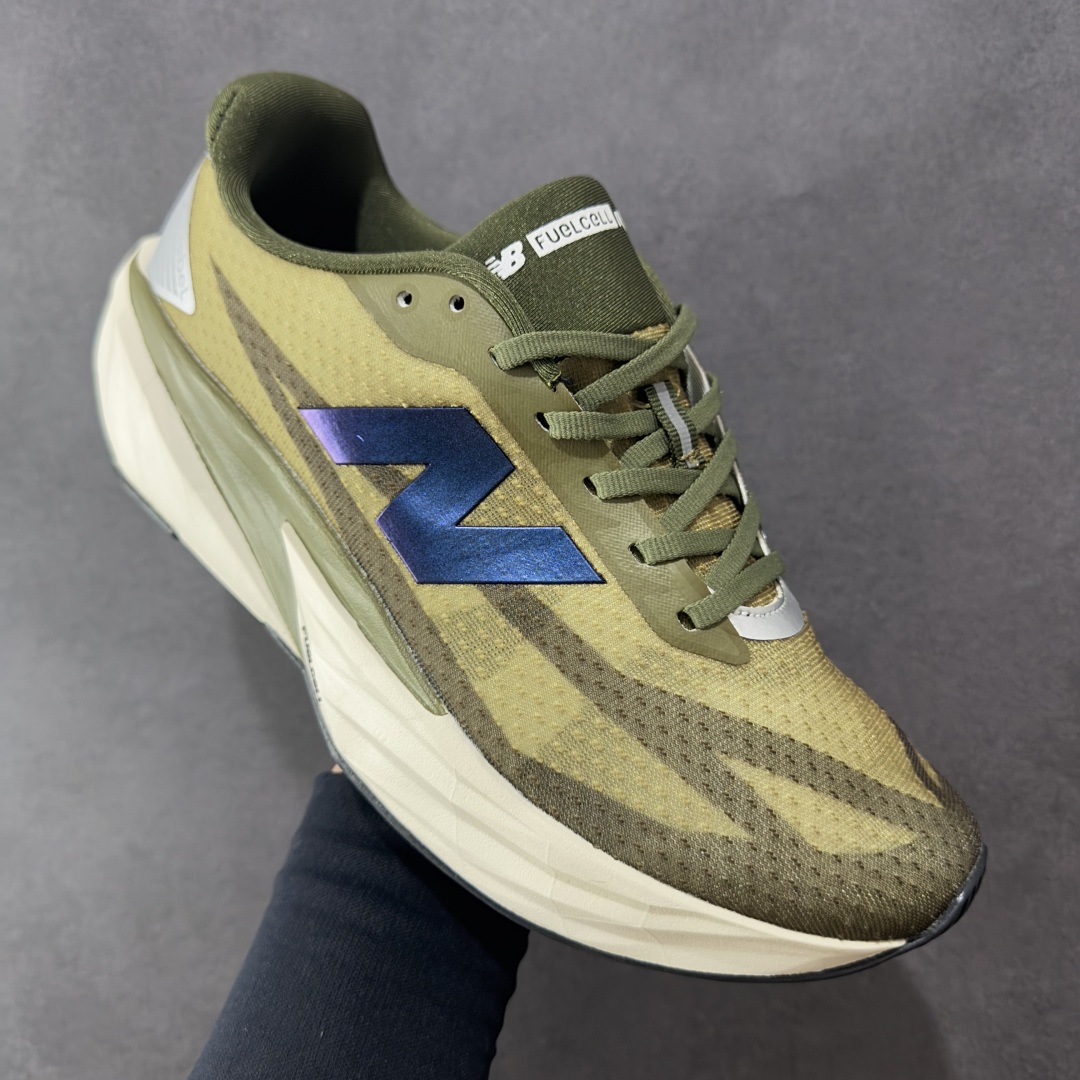 图片[3]-【公司级】NEW BALANCE Rebel FuelCell Rebel V4 舒适时尚织物减震耐磨低帮马拉松轻量化跑步鞋 NB新百伦于 2019 年夏天首次发布了 Rebel 在制鞋业仍在向强调能量回报的弹力泡沫转变的时候 Rebel 确实是一个叛逆者 快进到 2024 年 Rebel v4 承诺通过重新配制的中底化合物和更高的堆叠高度提供更轻、更有弹性的跑步体验 就像New Balance SC Elite v4一样 Rebel v4 提供了完全重新设计的中底化合物 最新的混合物将 New Balance 专有的 FuelCell 泡沫（TPU 和 EVA 的混合物）与 PEBA 泡沫相结合 带来更弹跳的跑步体验 PEBA是一种超轻 高性能的泡沫 通常出现在镀碳超级鞋中 New Balance Rebel v4、ASICS Novablast 4和Brooks Hyperion Max都是精力充沛的无电镀运动鞋 在速度锻炼和快节奏中大放异彩 这三款鞋都依靠它们的中底泡沫和轻微的摇杆形状来创造一种向前滚动的感觉 而且虽然这些鞋子在堆叠高度和重量方面各不相同 但它们提供了相似的软硬比例 有足够的流行力来加快步伐 货号：MFCXLB4 尺码： 40-45-选品中心